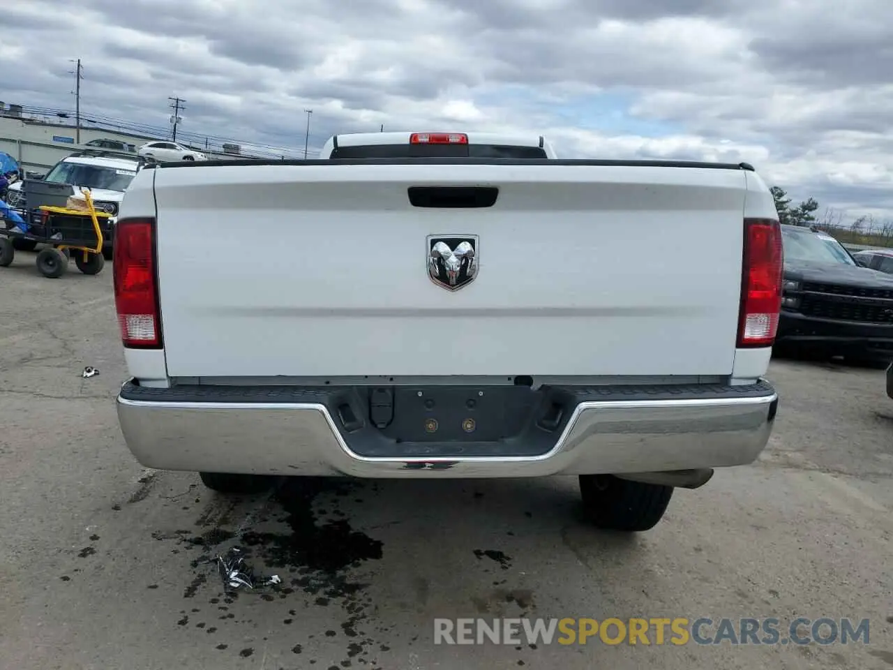 6 Photograph of a damaged car 3C6JR7ET3KG522777 RAM 1500 2019
