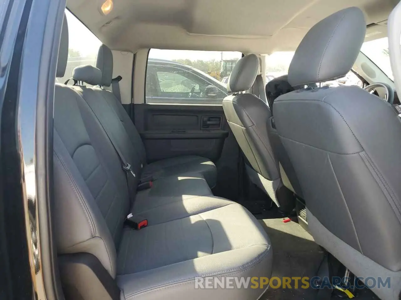 10 Photograph of a damaged car 3C6RR7KG0KG726821 RAM 1500 2019