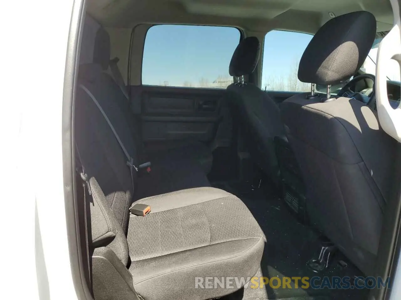 10 Photograph of a damaged car 3C6RR7KT7KG722987 RAM 1500 2019