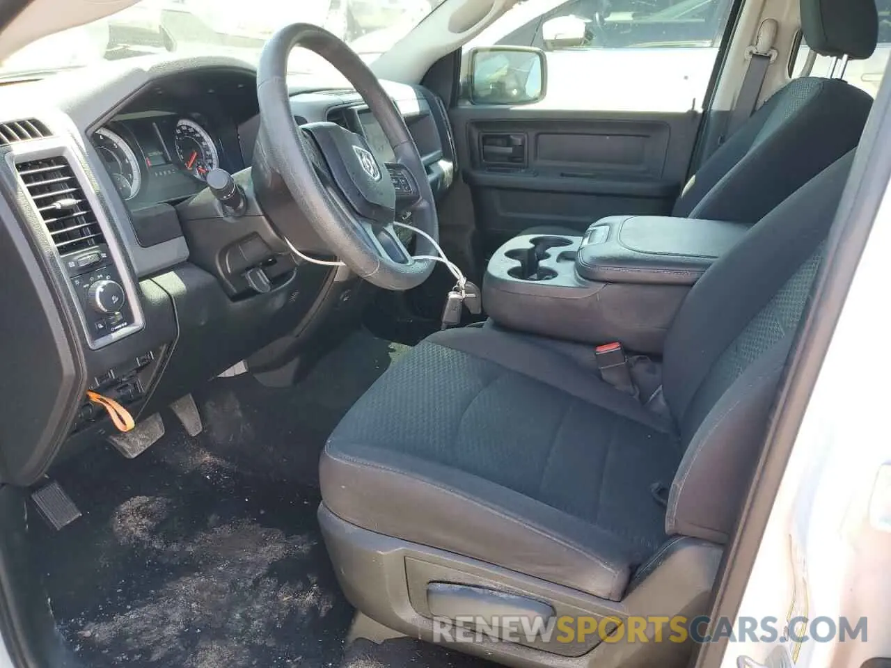 7 Photograph of a damaged car 3C6RR7KT7KG722987 RAM 1500 2019