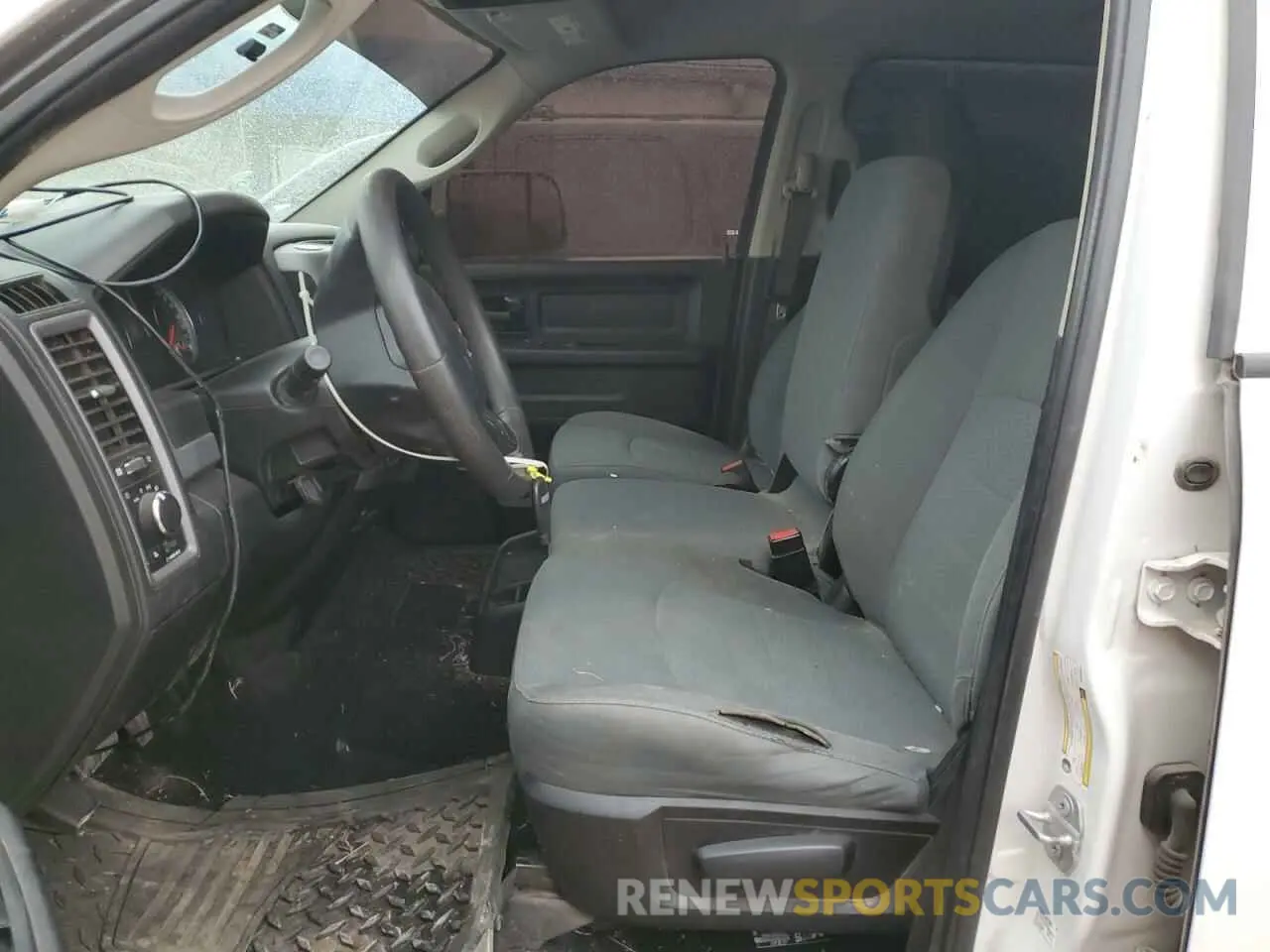 7 Photograph of a damaged car 3C6RR7KTXKG686924 RAM 1500 2019