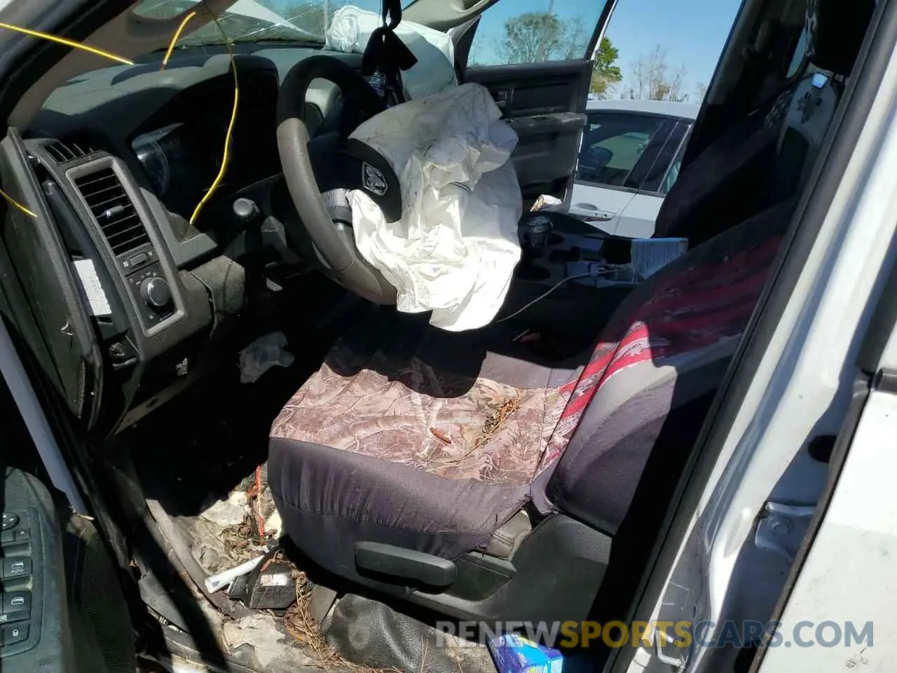 7 Photograph of a damaged car 1C6RR6FG2LS128065 RAM 1500 2020
