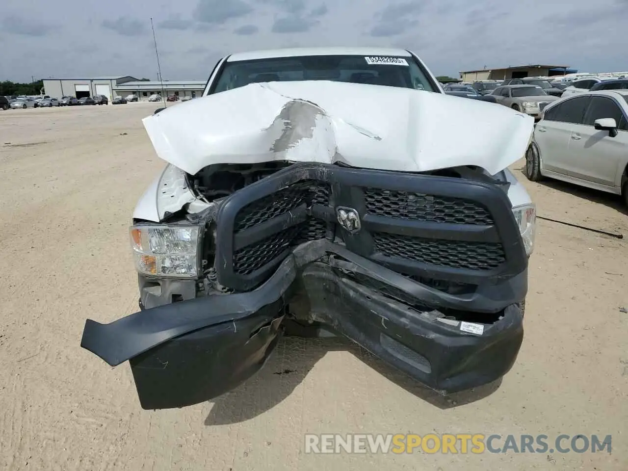 5 Photograph of a damaged car 1C6RR6FG5LS128402 RAM 1500 2020