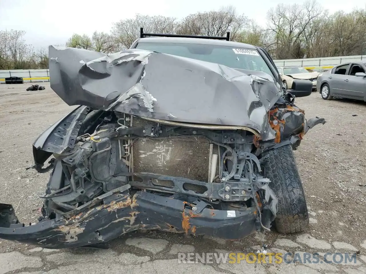 5 Photograph of a damaged car 1C6RR6FT6LS105966 RAM 1500 2020