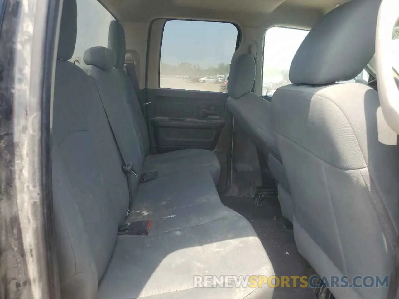 10 Photograph of a damaged car 1C6RR6FT7LS139057 RAM 1500 2020