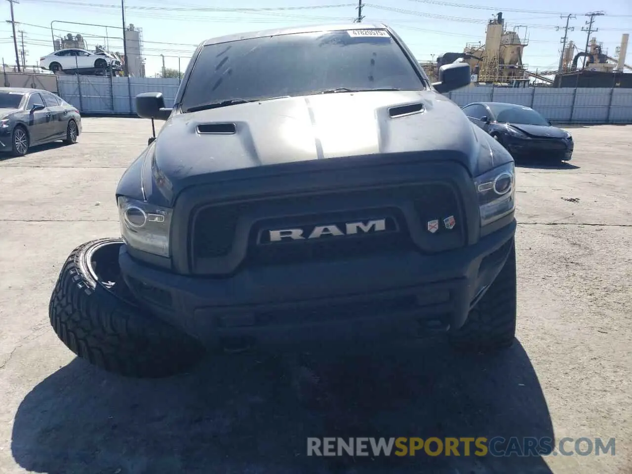 5 Photograph of a damaged car 1C6RR6GGXLS105745 RAM 1500 2020