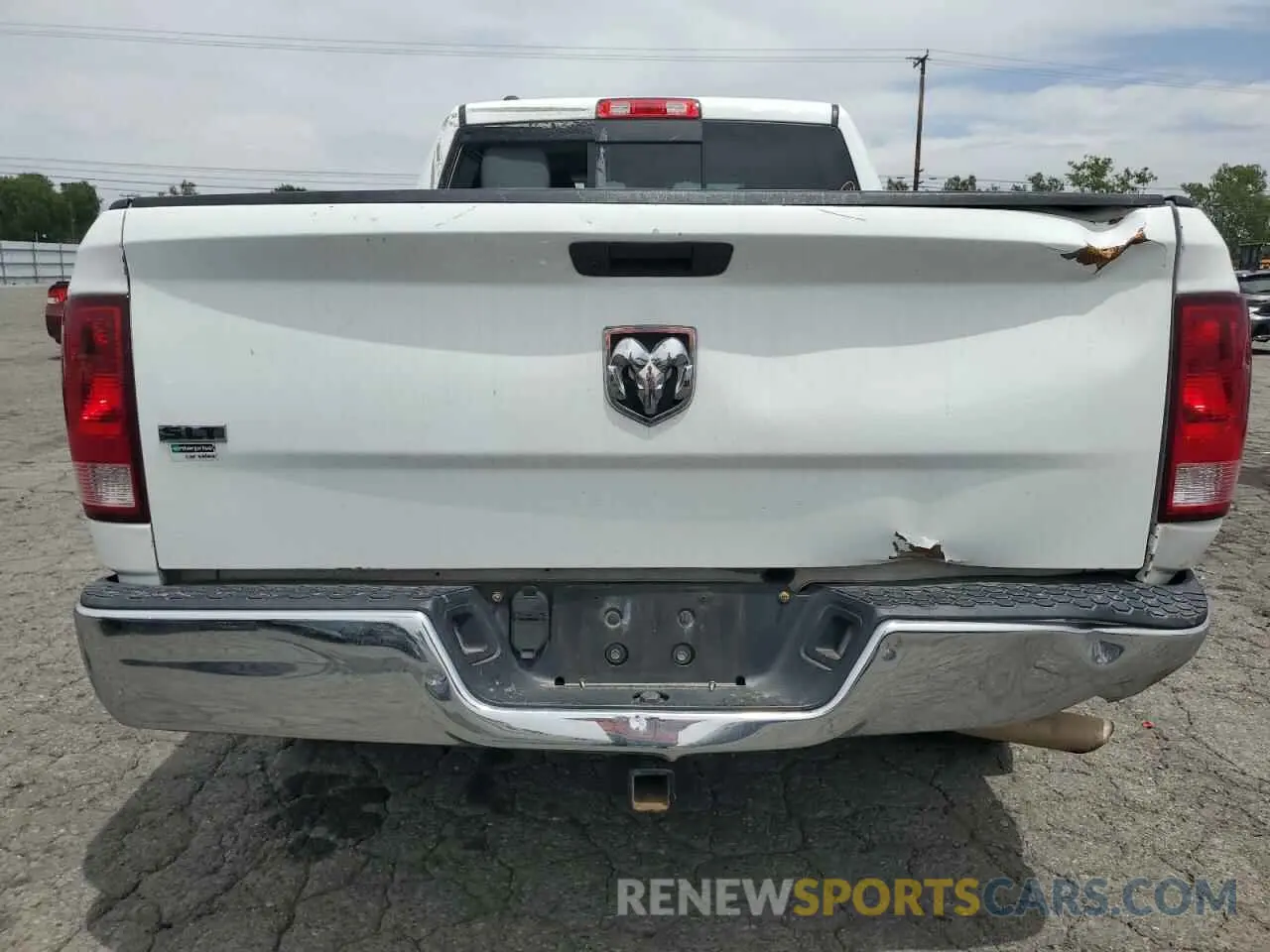 6 Photograph of a damaged car 1C6RR6TT0LS119155 RAM 1500 2020
