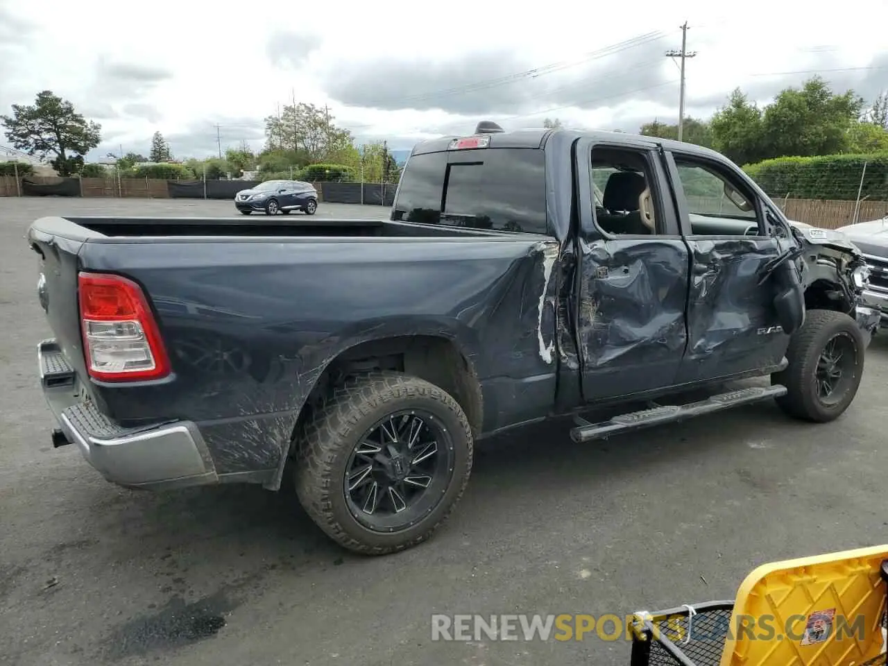 3 Photograph of a damaged car 1C6RREBT1LN278020 RAM 1500 2020