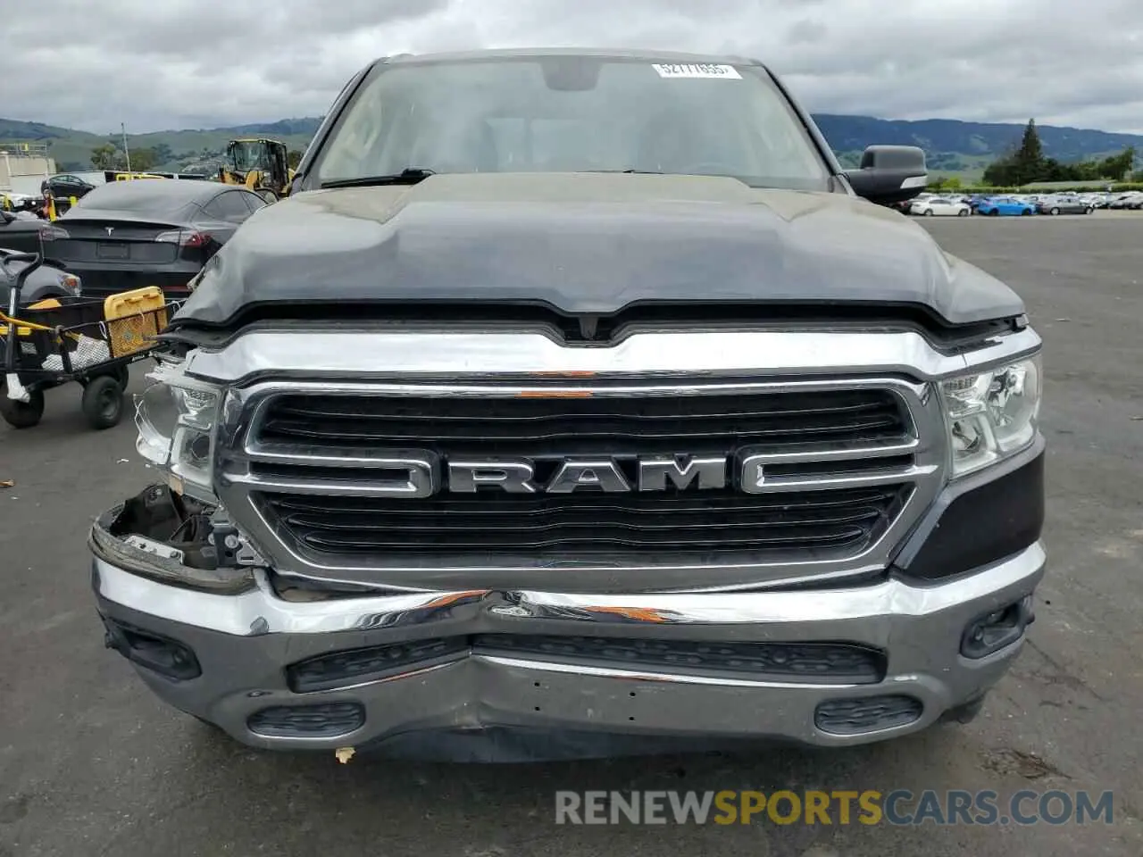5 Photograph of a damaged car 1C6RREBT1LN278020 RAM 1500 2020