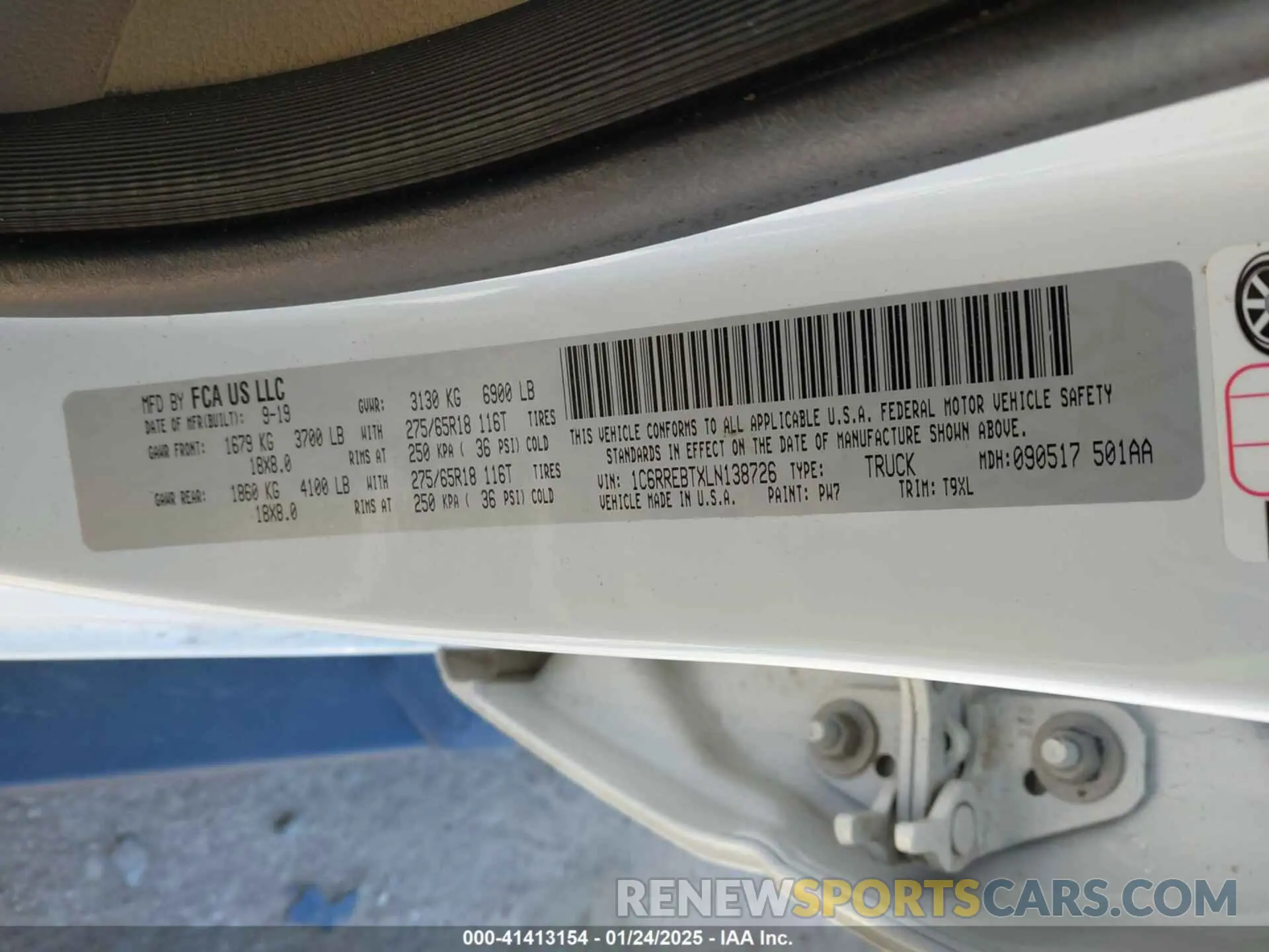 9 Photograph of a damaged car 1C6RREBTXLN138726 RAM 1500 2020