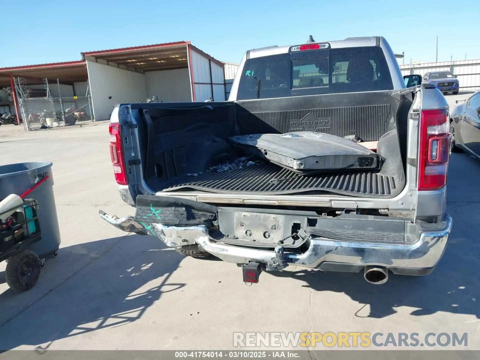 17 Photograph of a damaged car 1C6RREDT7LN121377 RAM 1500 2020