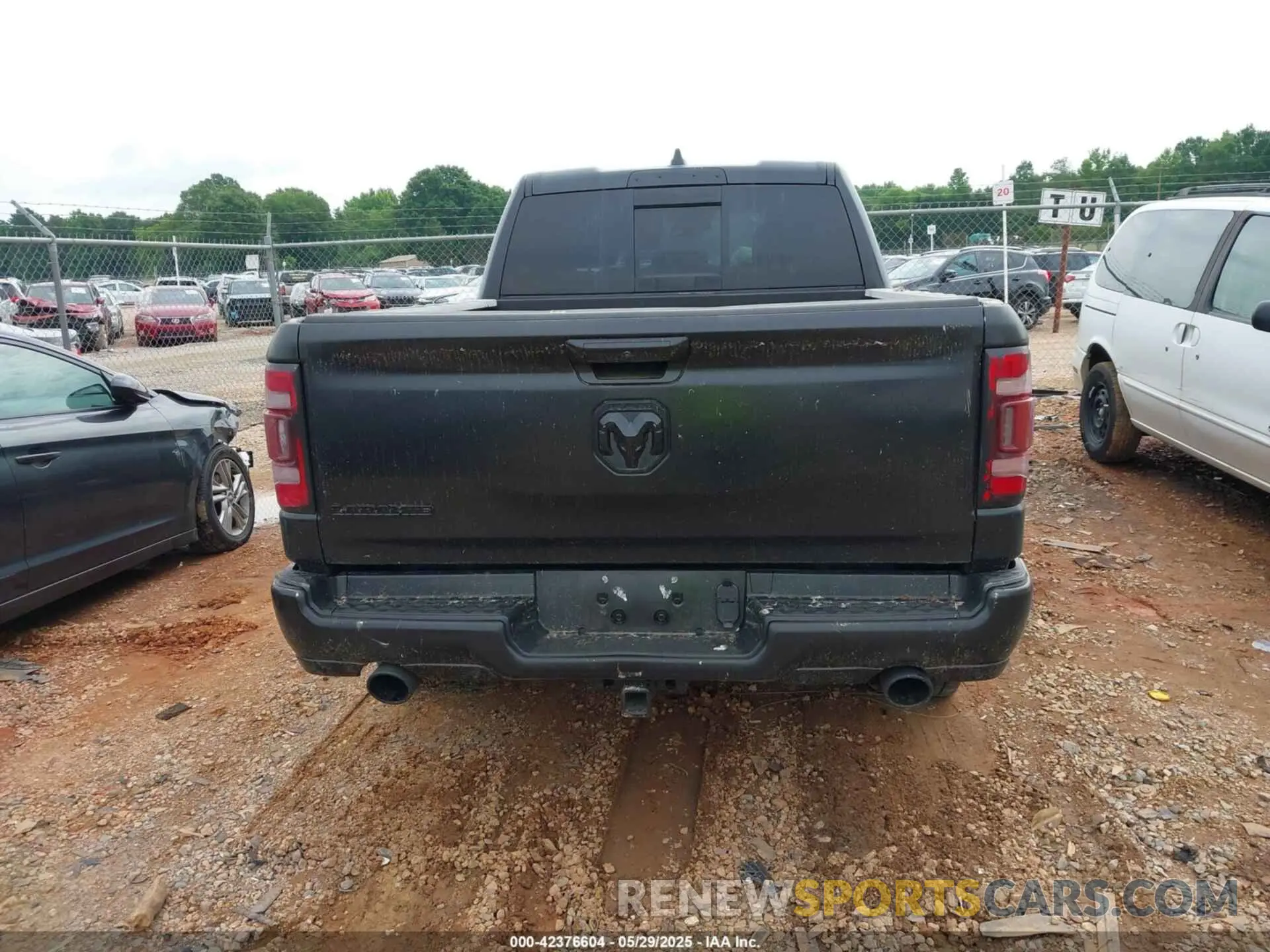 15 Photograph of a damaged car 1C6RREDT9LN357240 RAM 1500 2020