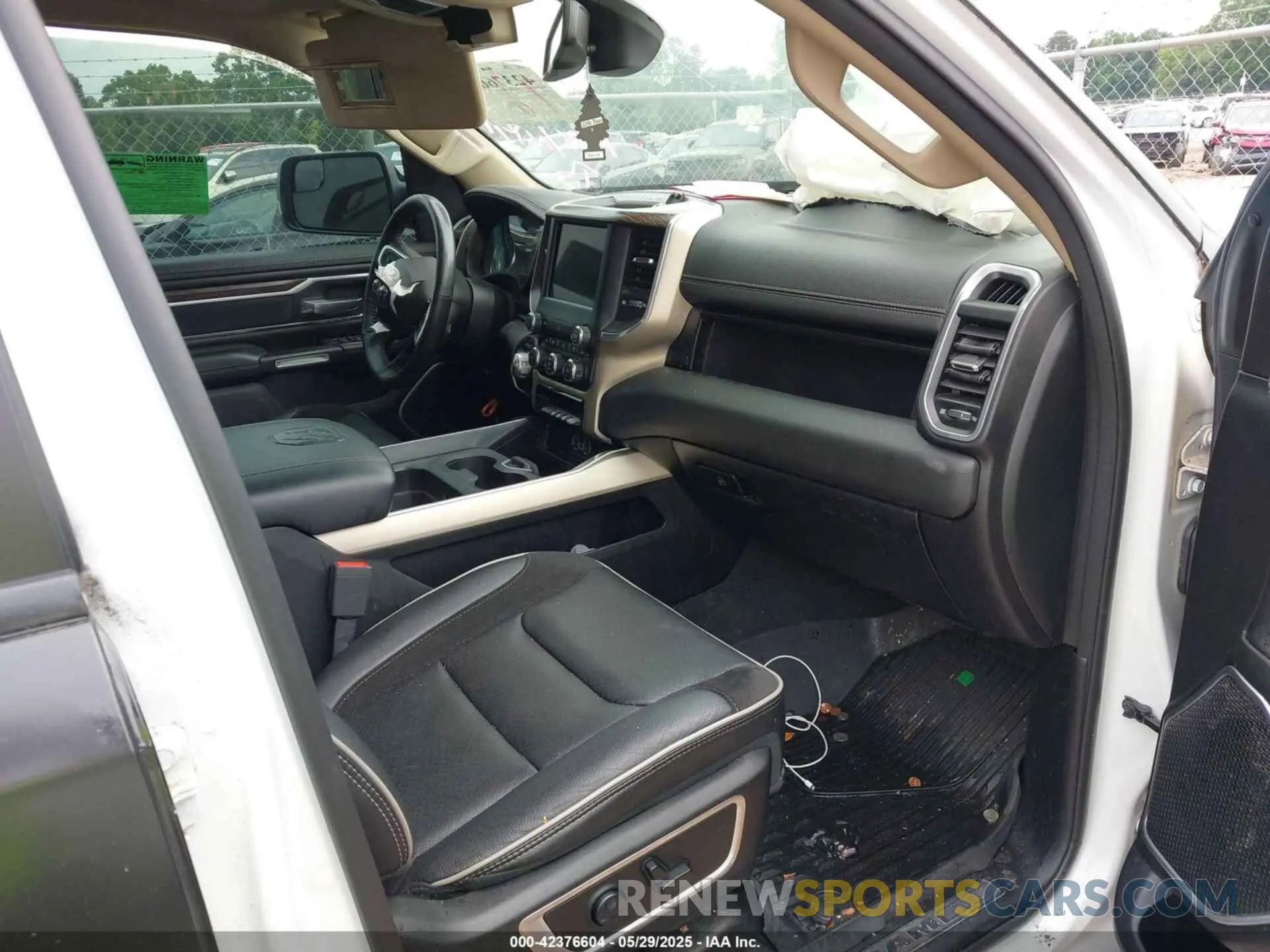 5 Photograph of a damaged car 1C6RREDT9LN357240 RAM 1500 2020