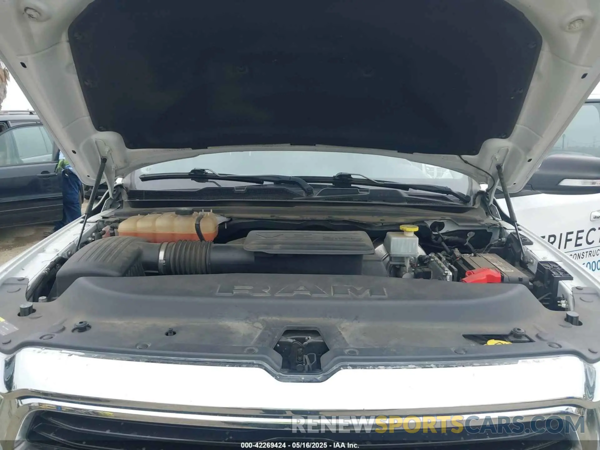 10 Photograph of a damaged car 1C6RREFG3LN129718 RAM 1500 2020