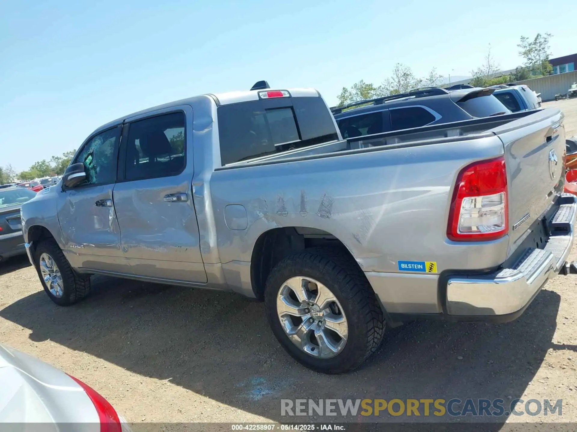 14 Photograph of a damaged car 1C6RREFG7LN333762 RAM 1500 2020