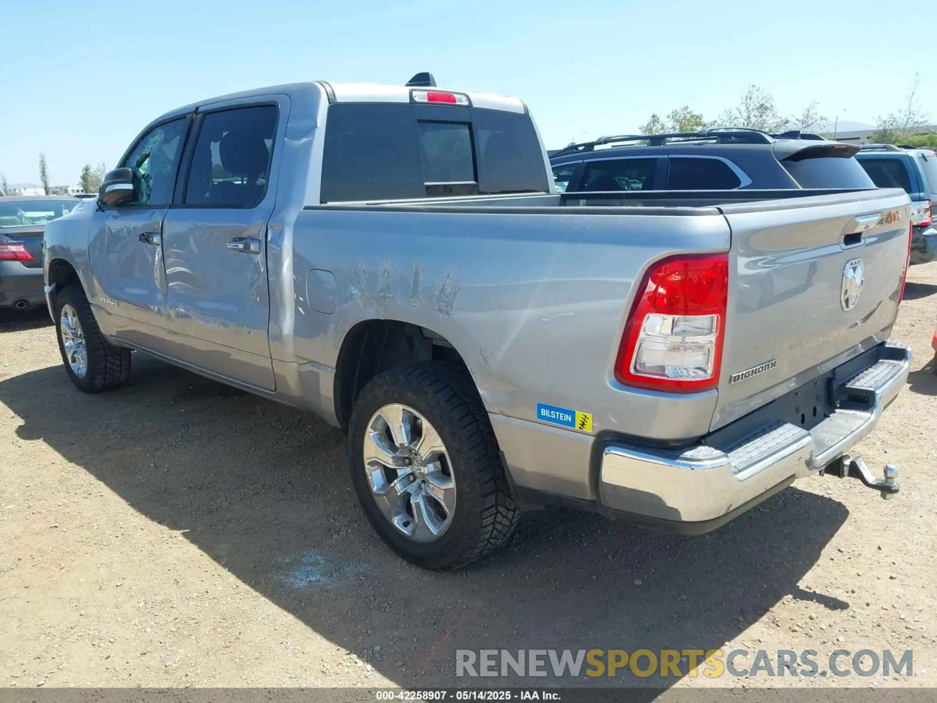 3 Photograph of a damaged car 1C6RREFG7LN333762 RAM 1500 2020