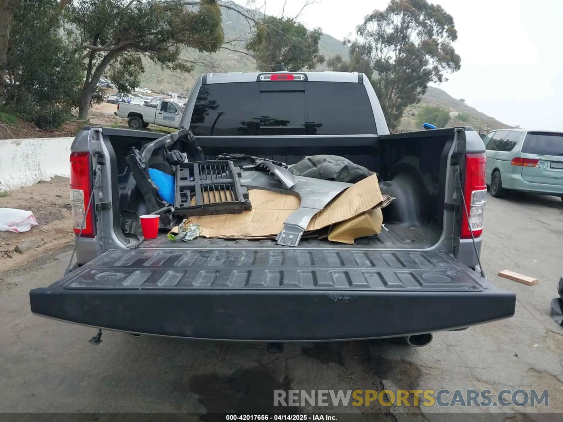 17 Photograph of a damaged car 1C6RREFM6LN398253 RAM 1500 2020