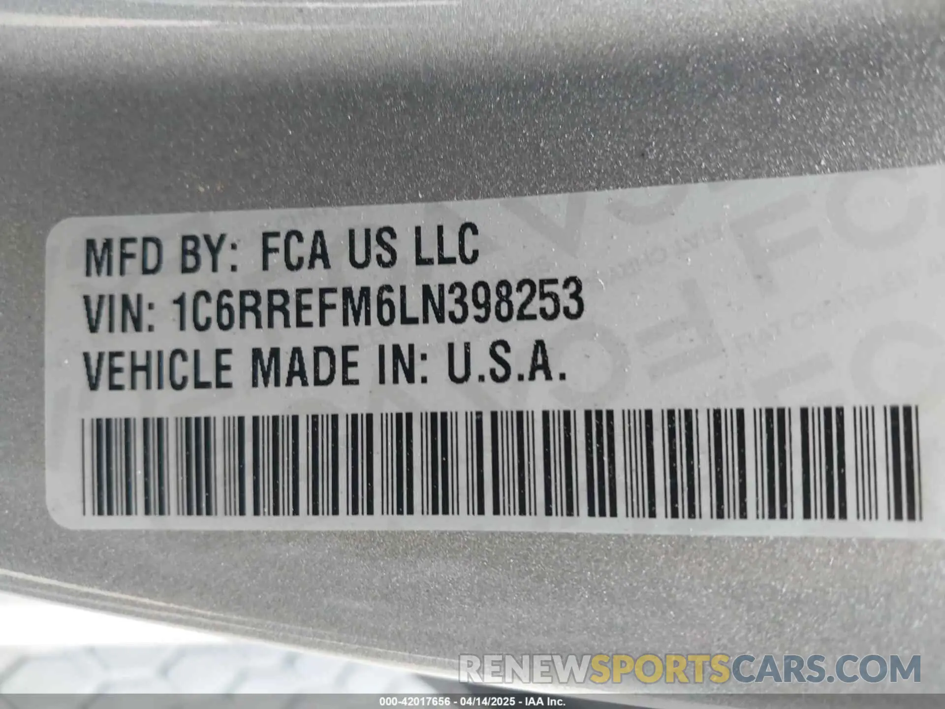 9 Photograph of a damaged car 1C6RREFM6LN398253 RAM 1500 2020