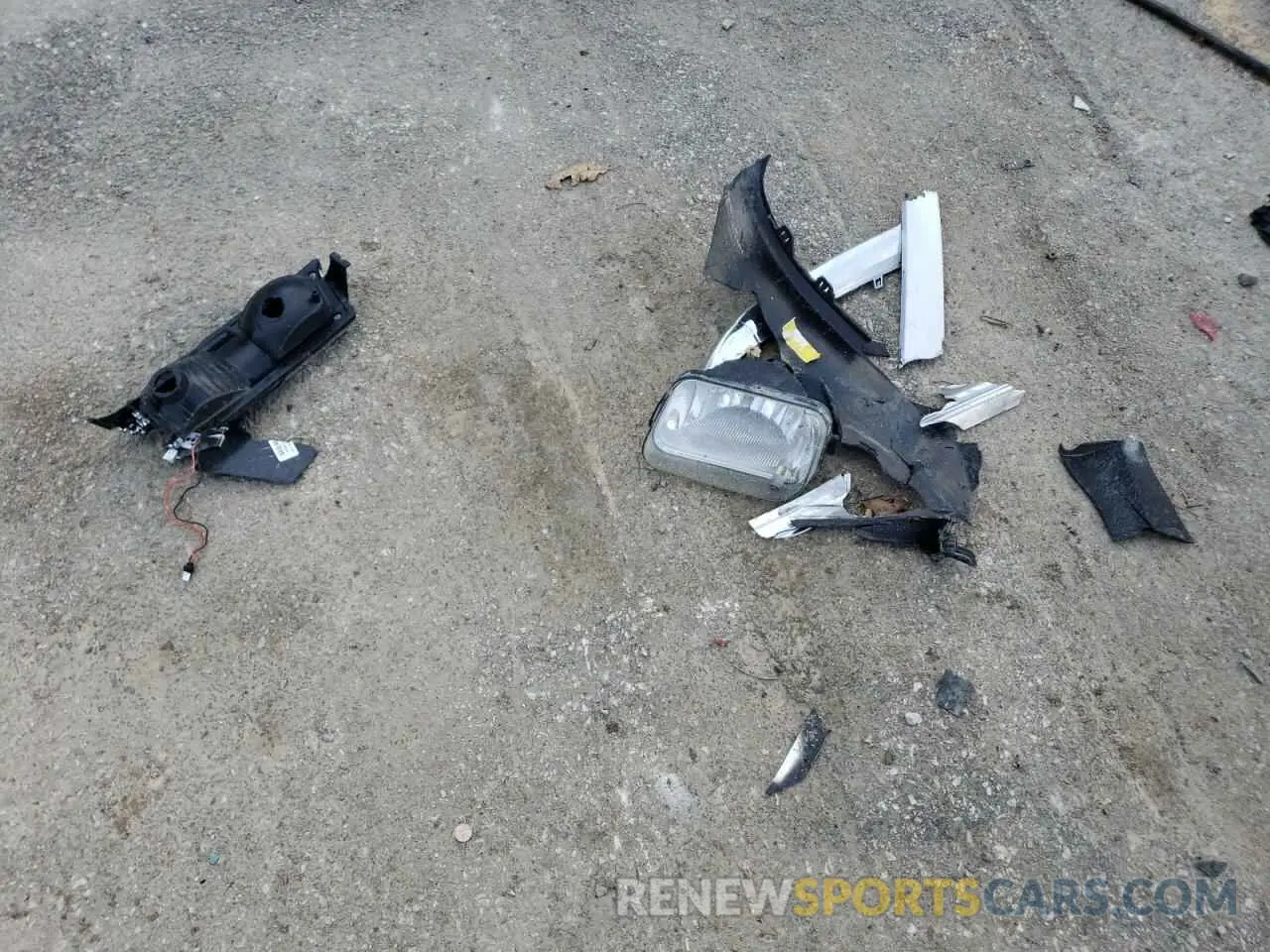 12 Photograph of a damaged car 1C6RREFT1LN344933 RAM 1500 2020