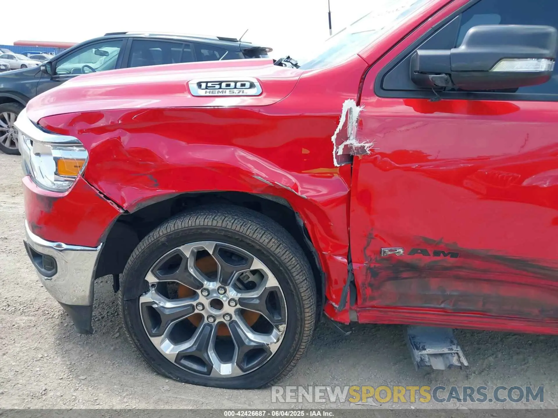 6 Photograph of a damaged car 1C6RREFT1LN406430 RAM 1500 2020