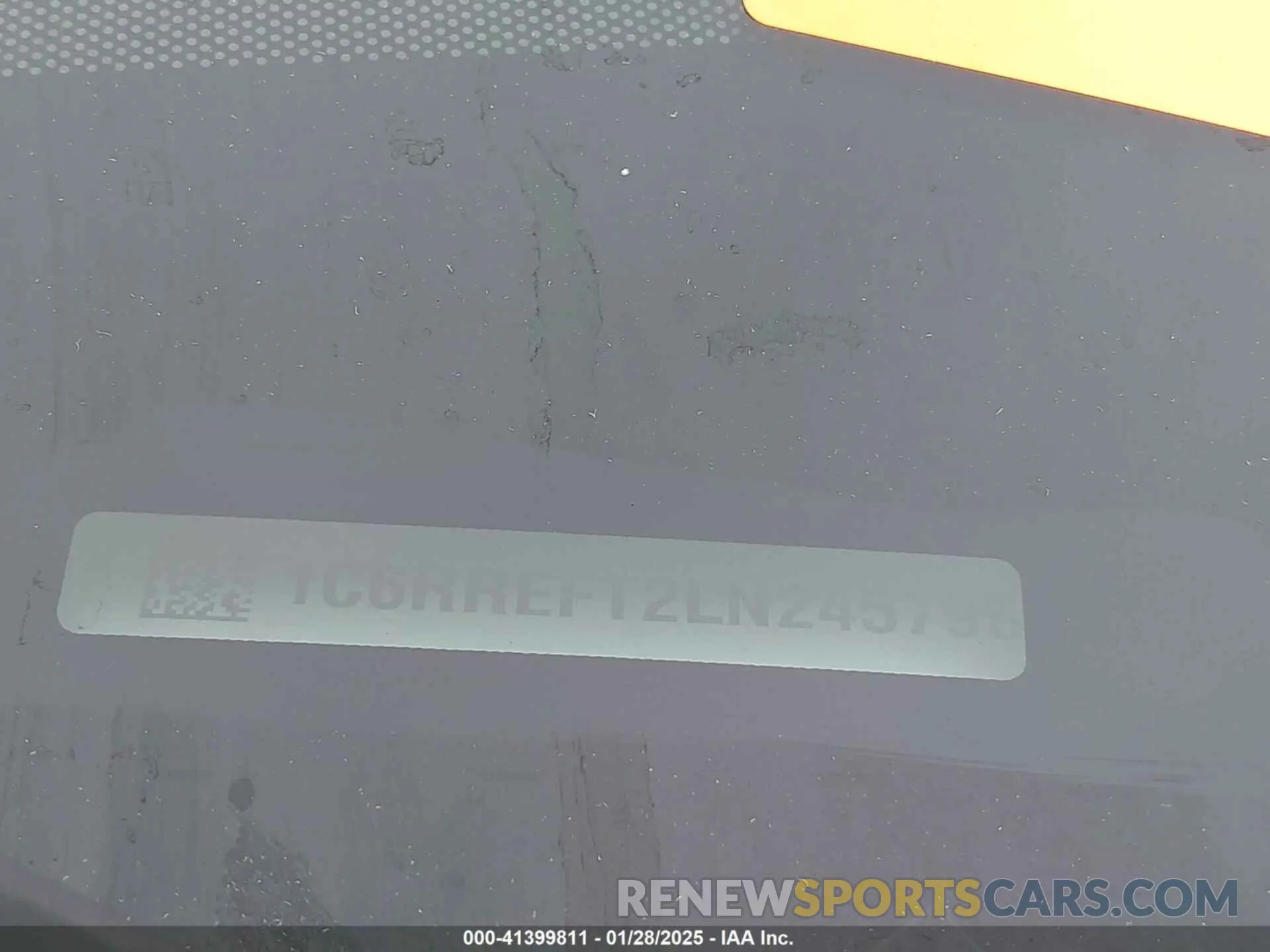 18 Photograph of a damaged car 1C6RREFT2LN245795 RAM 1500 2020