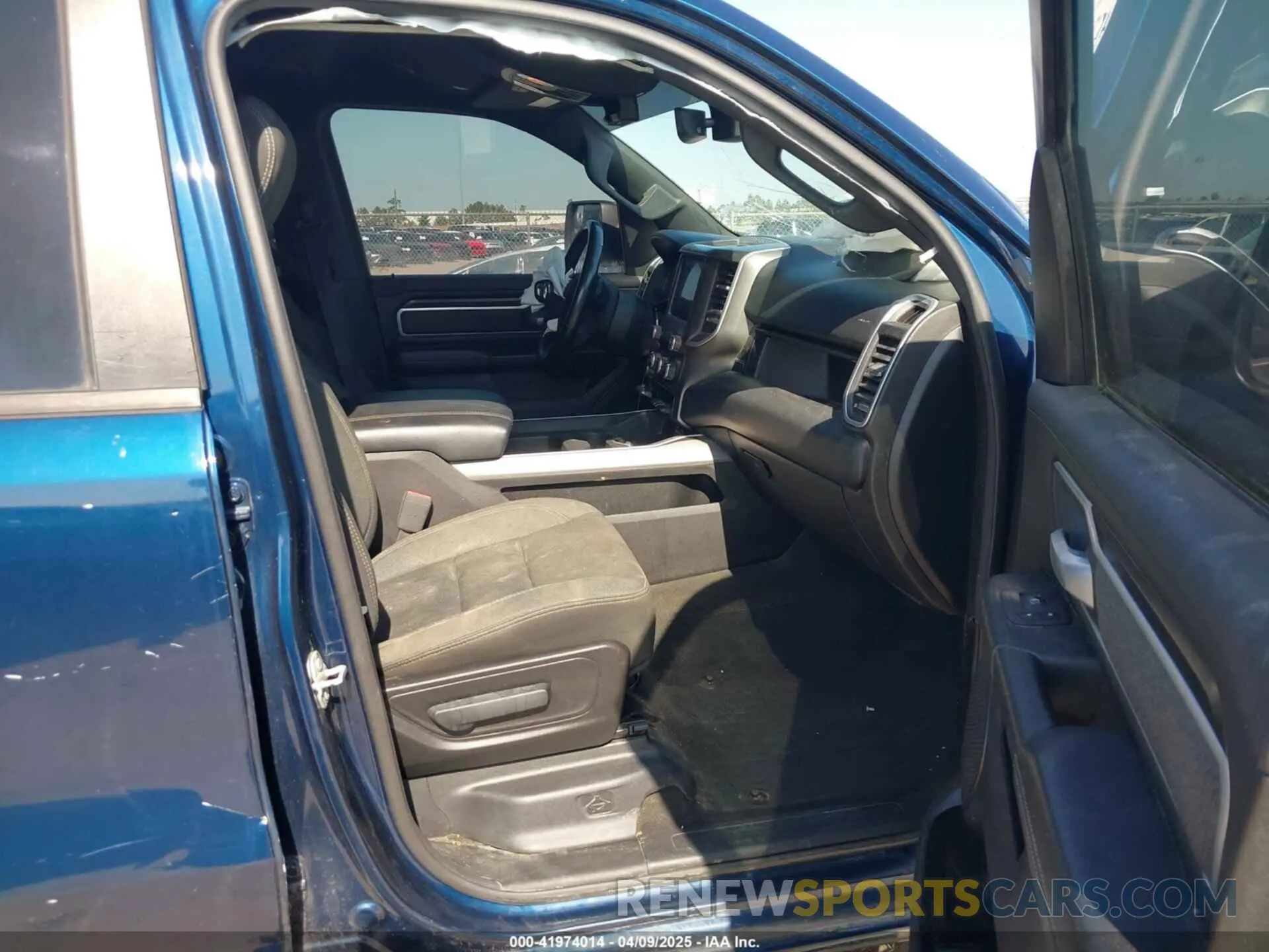 5 Photograph of a damaged car 1C6RREFT2LN357478 RAM 1500 2020