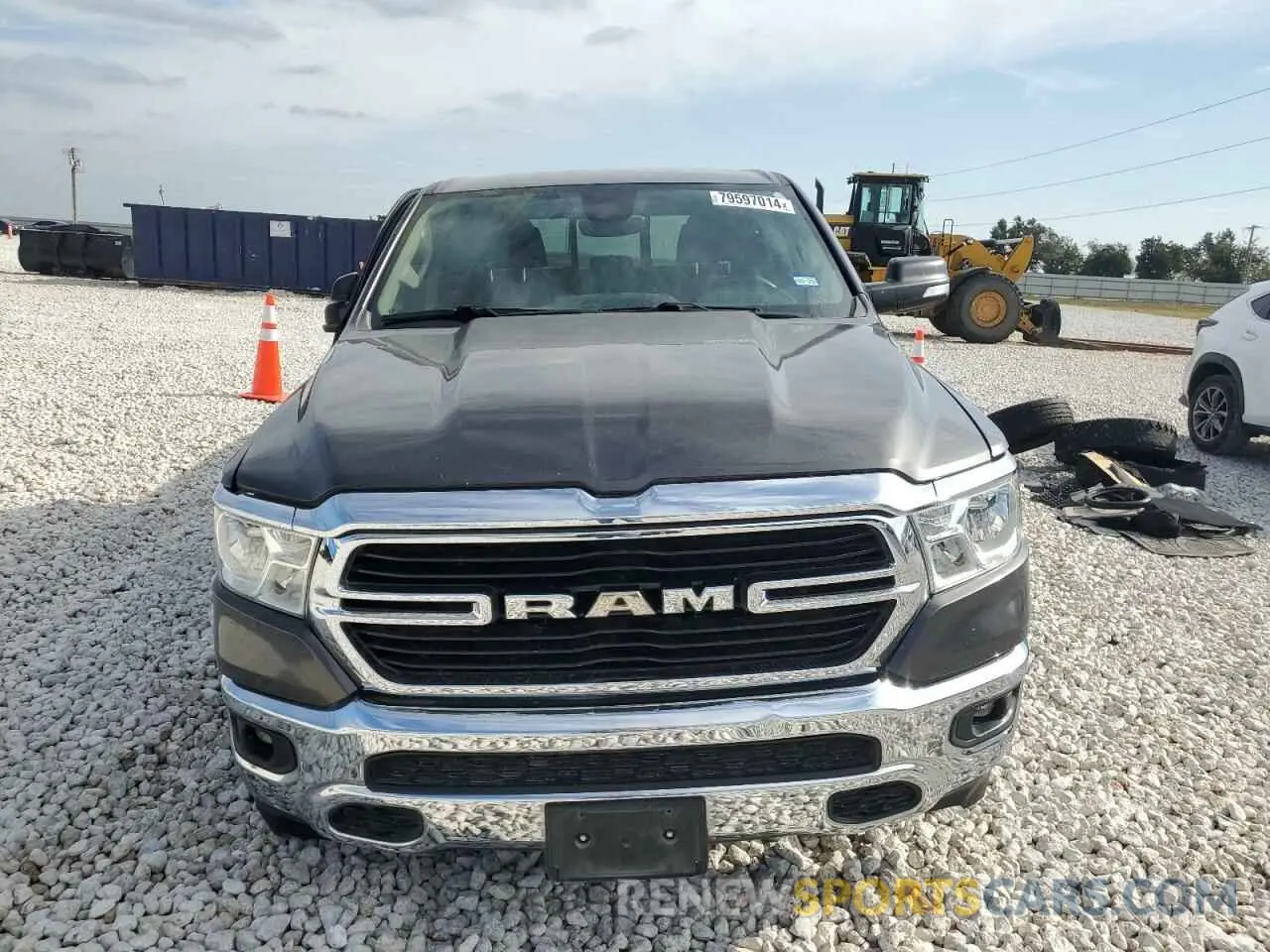 5 Photograph of a damaged car 1C6RREFT3LN117968 RAM 1500 2020