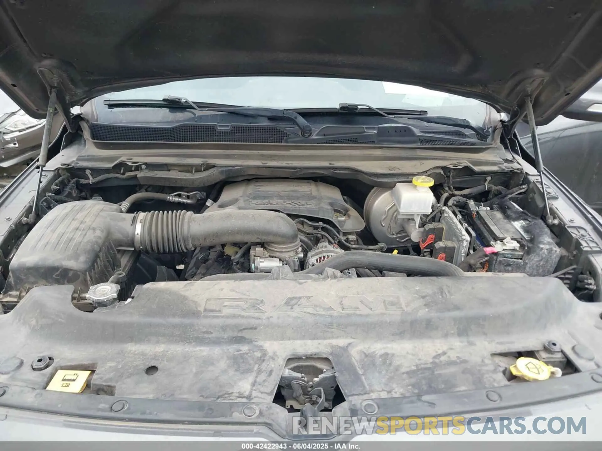 10 Photograph of a damaged car 1C6RREFT3LN320987 RAM 1500 2020
