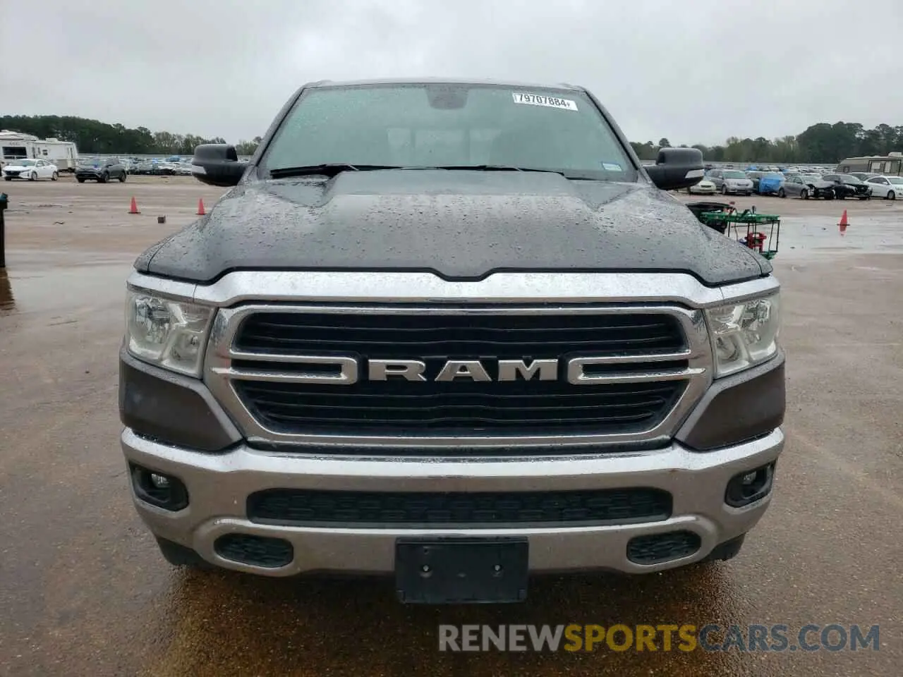 5 Photograph of a damaged car 1C6RREFT3LN401746 RAM 1500 2020