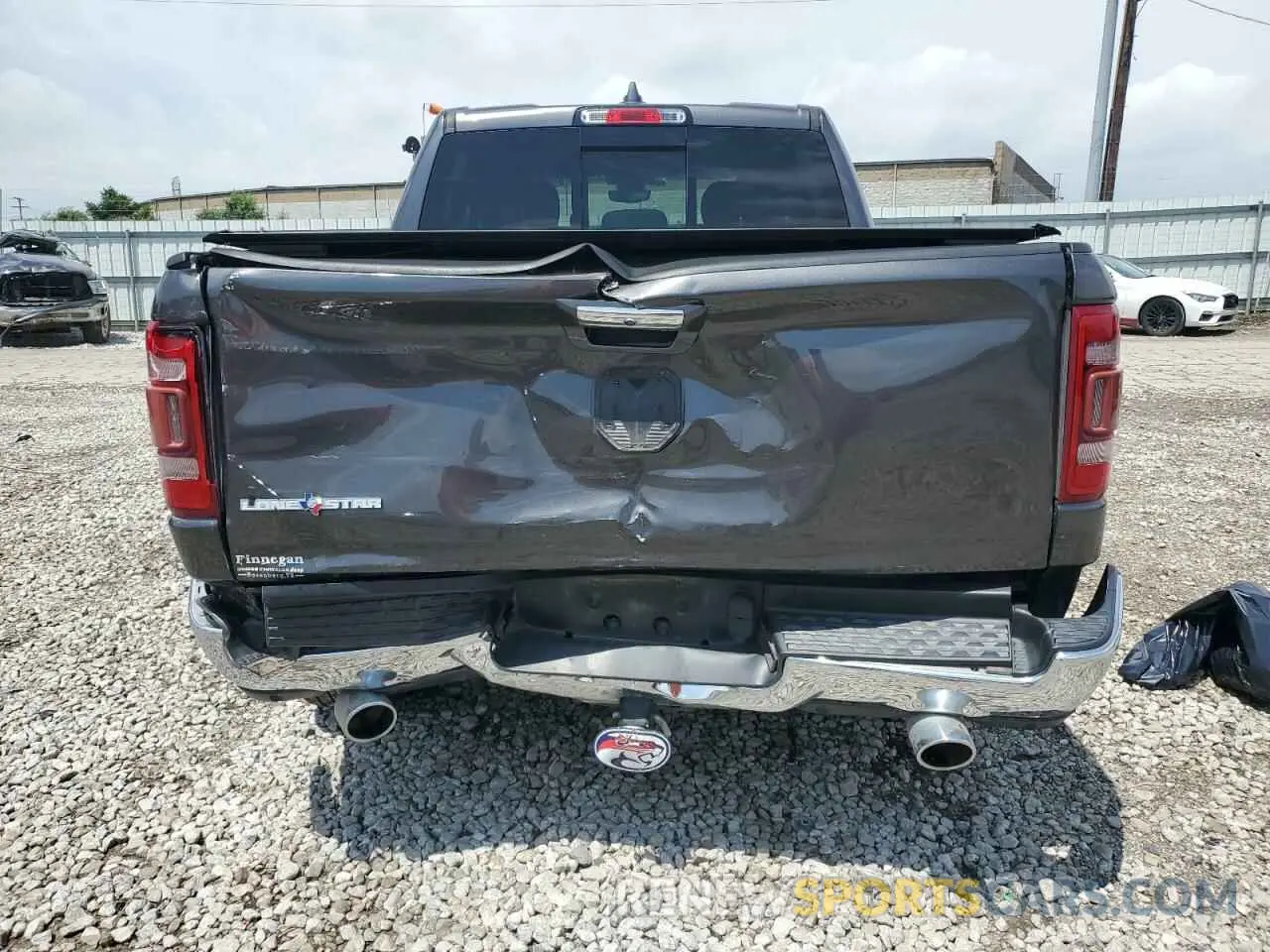 6 Photograph of a damaged car 1C6RREFT4LN153006 RAM 1500 2020