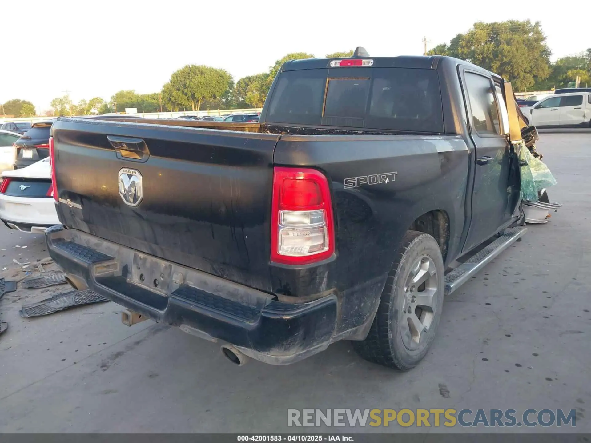 4 Photograph of a damaged car 1C6RREFT4LN295260 RAM 1500 2020