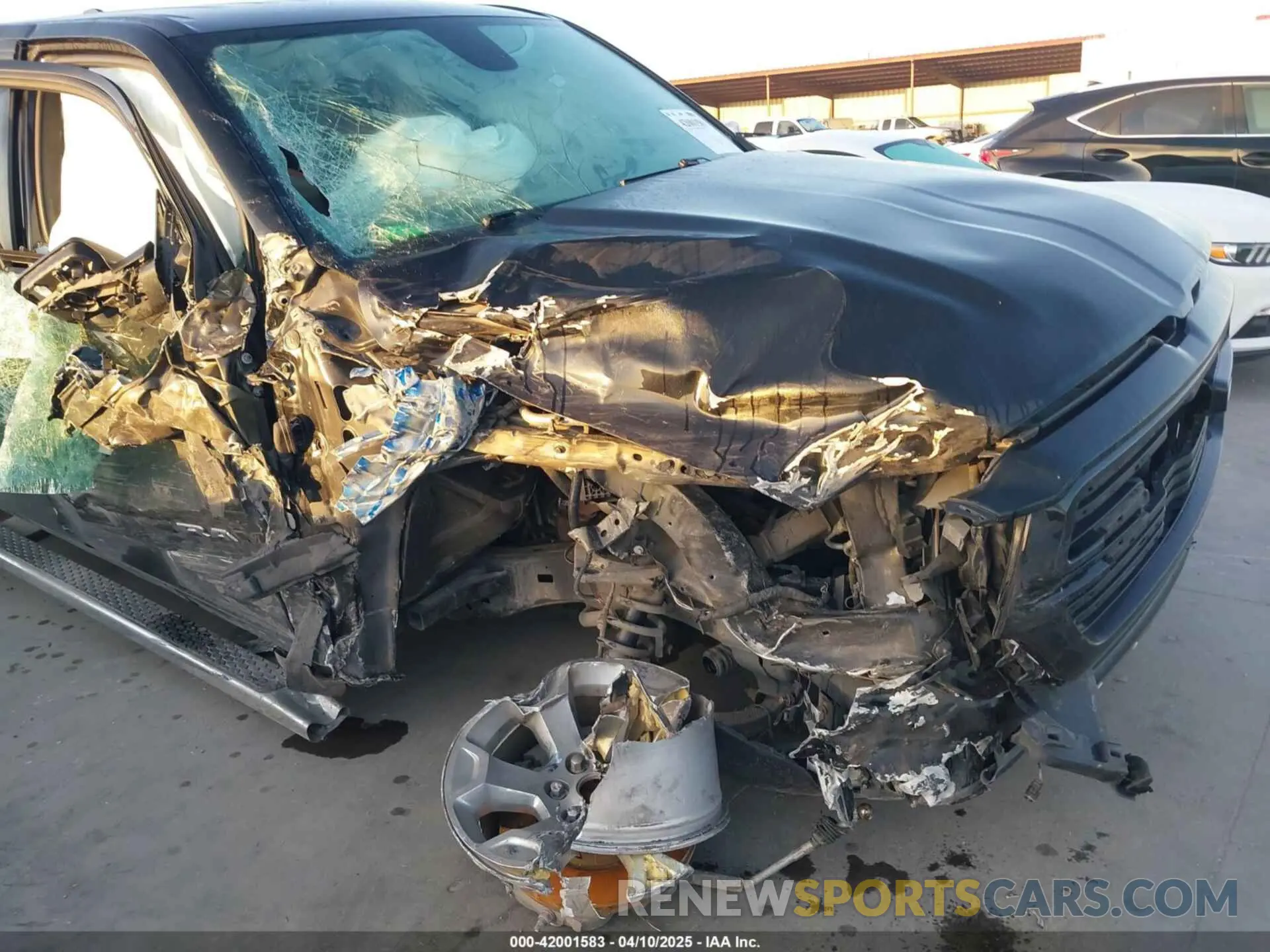 6 Photograph of a damaged car 1C6RREFT4LN295260 RAM 1500 2020