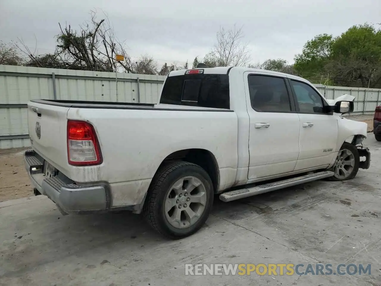 3 Photograph of a damaged car 1C6RREFT4LN353982 RAM 1500 2020