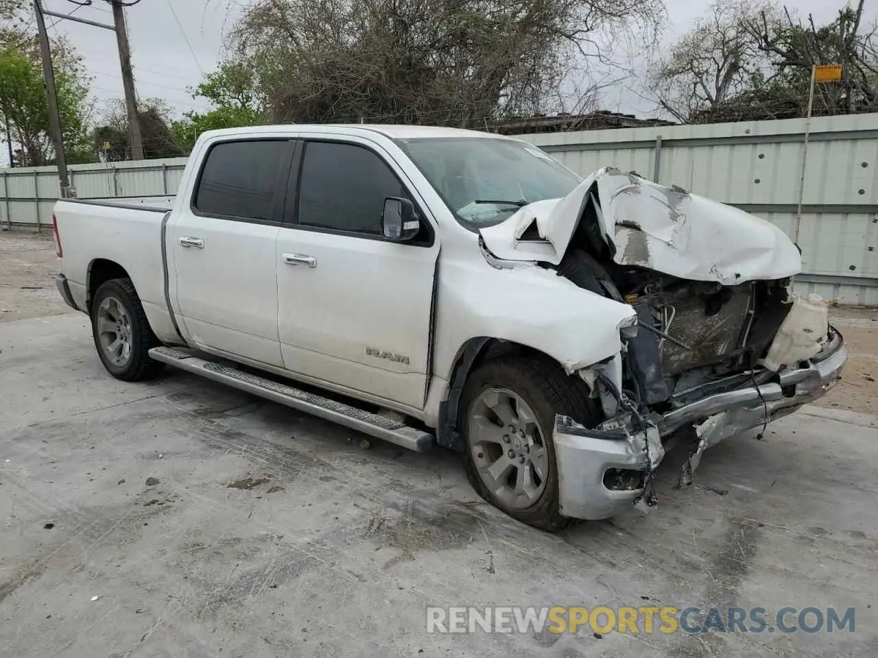 4 Photograph of a damaged car 1C6RREFT4LN353982 RAM 1500 2020