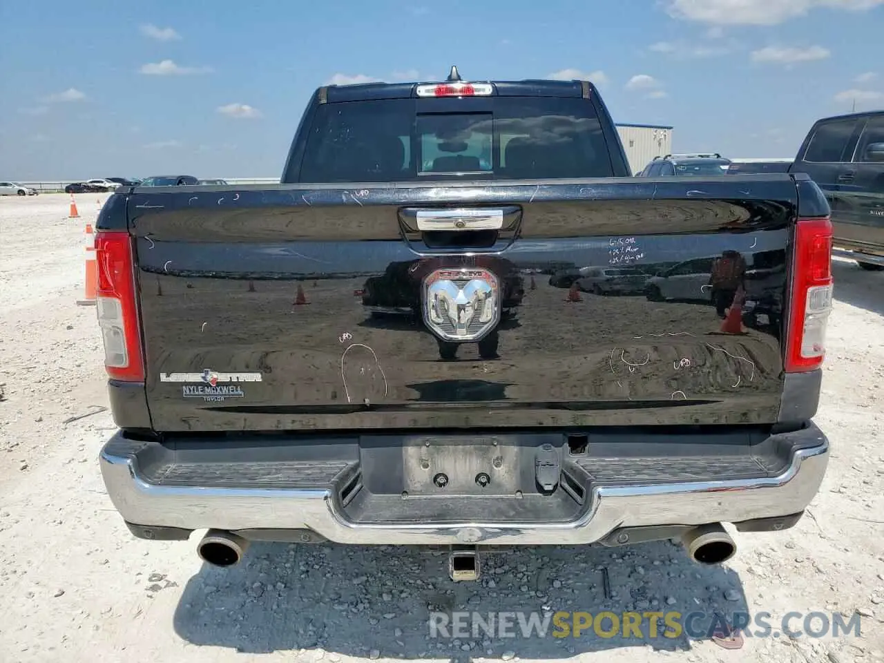 6 Photograph of a damaged car 1C6RREFT5LN237934 RAM 1500 2020