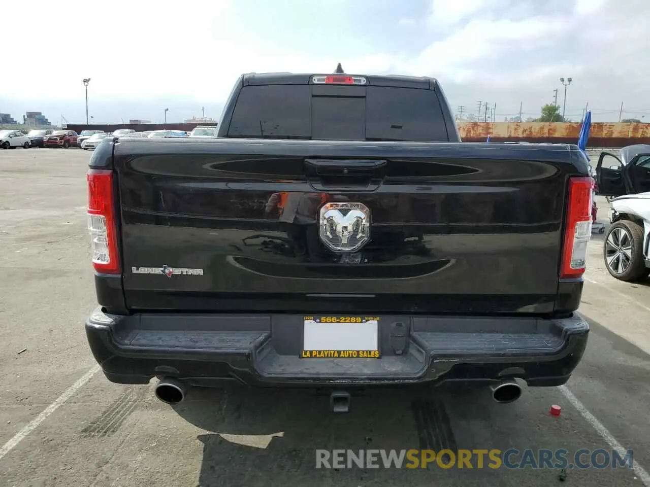 6 Photograph of a damaged car 1C6RREFT6LN152424 RAM 1500 2020