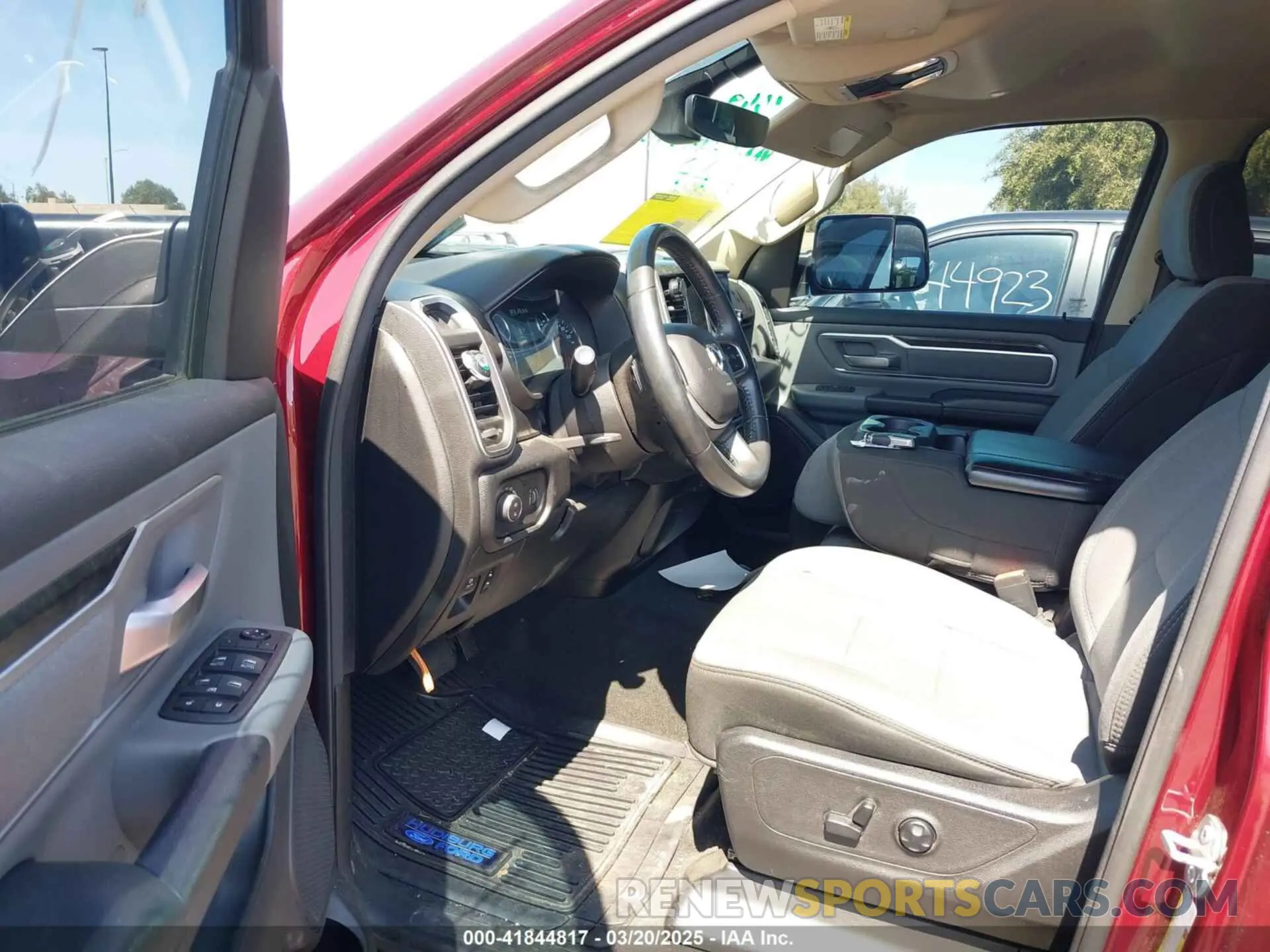 5 Photograph of a damaged car 1C6RREFT7LN105581 RAM 1500 2020