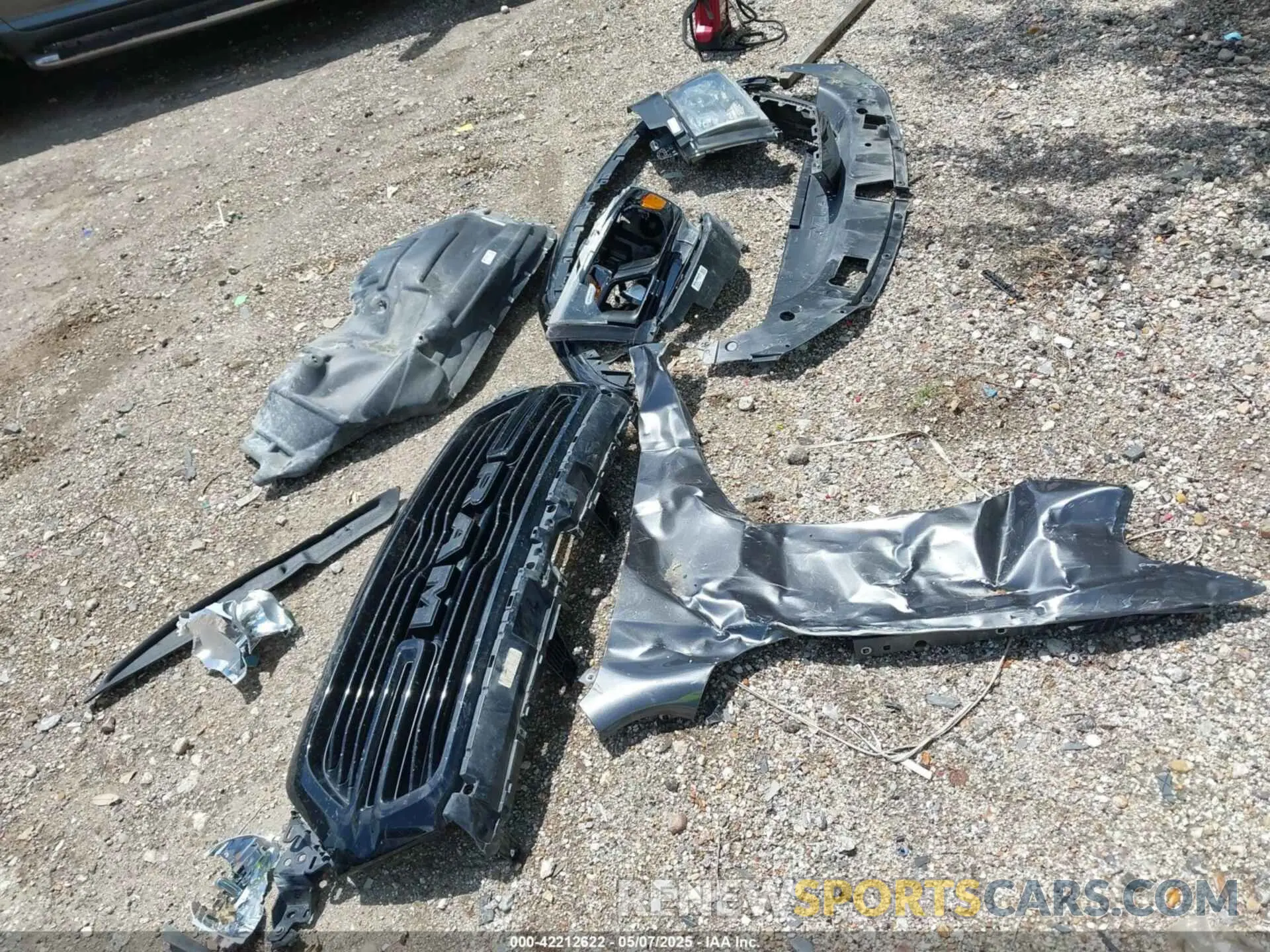12 Photograph of a damaged car 1C6RREFT7LN121697 RAM 1500 2020