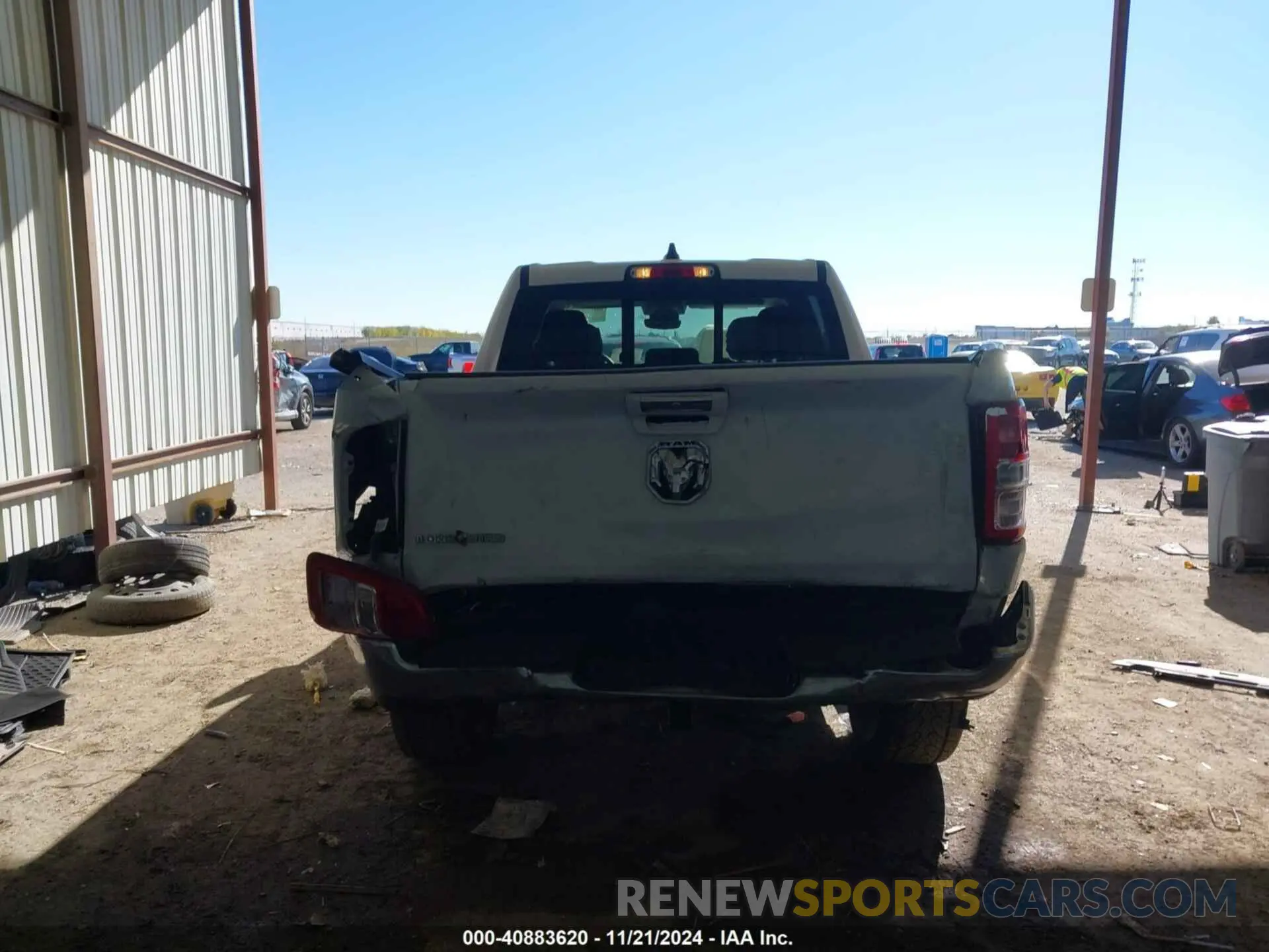 16 Photograph of a damaged car 1C6RREFT8LN232940 RAM 1500 2020