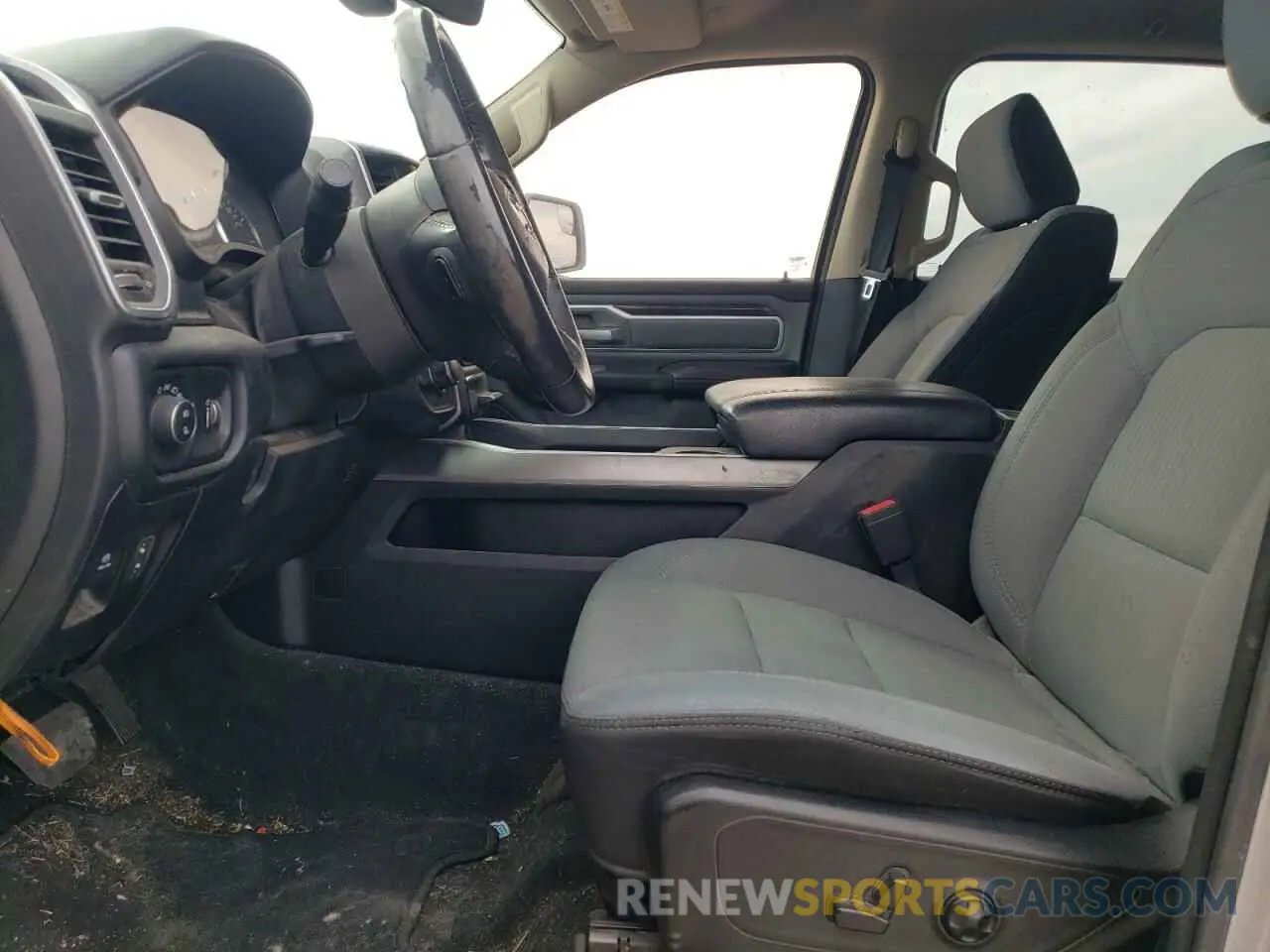 7 Photograph of a damaged car 1C6RREFTXLN180226 RAM 1500 2020