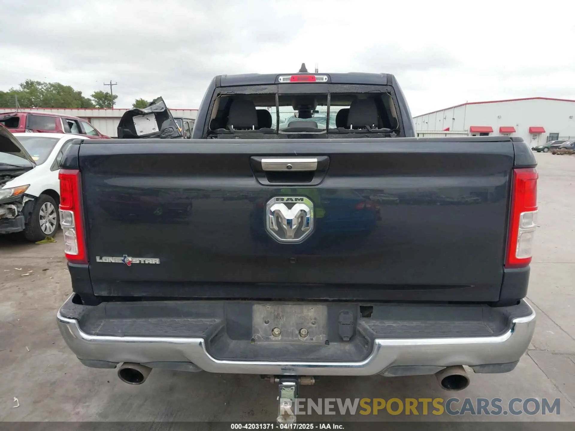 19 Photograph of a damaged car 1C6RREFTXLN321456 RAM 1500 2020