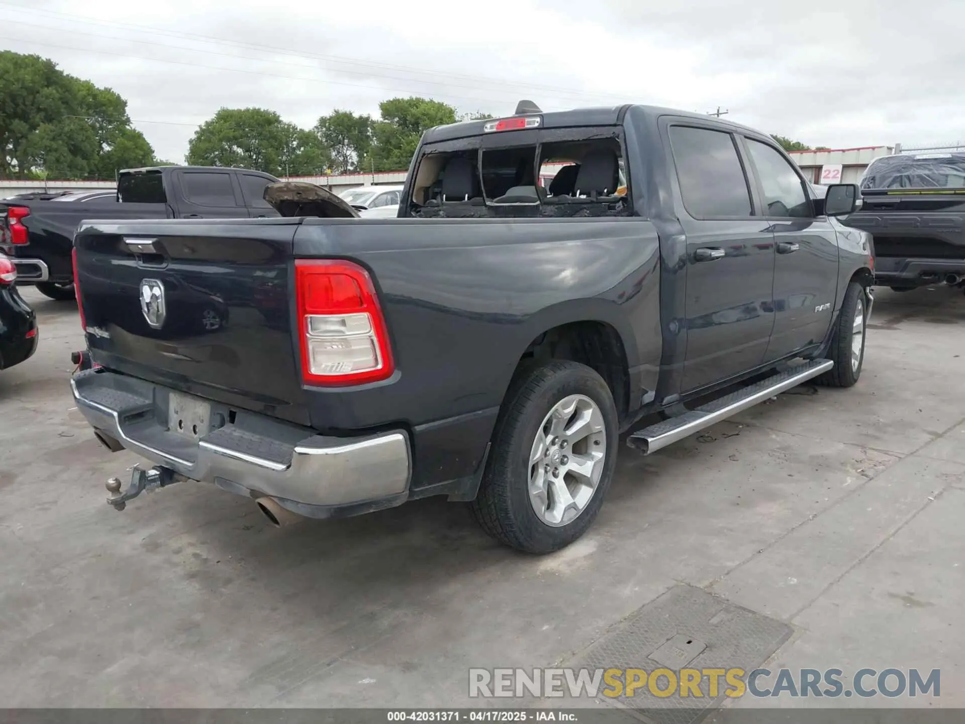 4 Photograph of a damaged car 1C6RREFTXLN321456 RAM 1500 2020