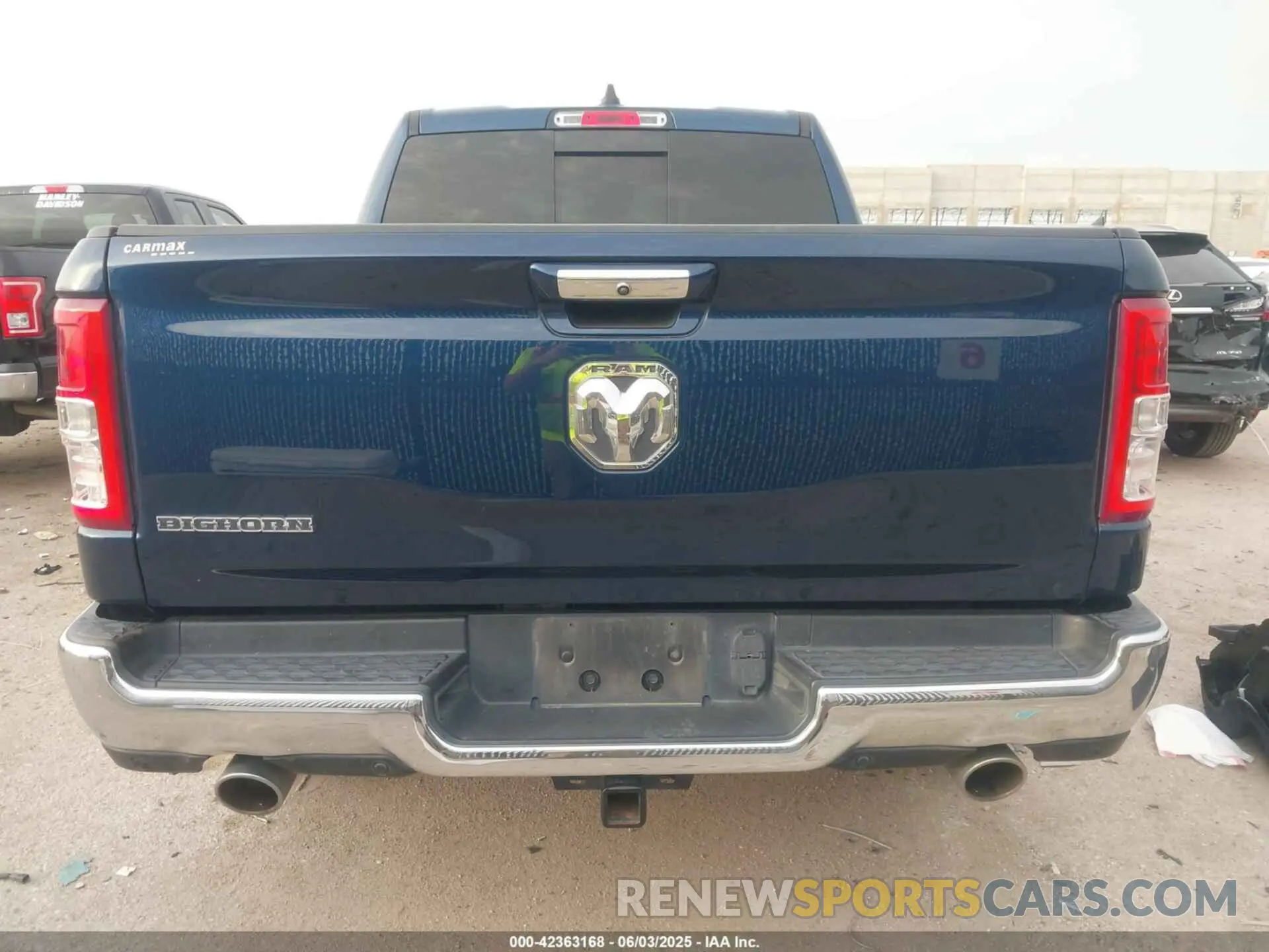 15 Photograph of a damaged car 1C6RREFTXLN406099 RAM 1500 2020