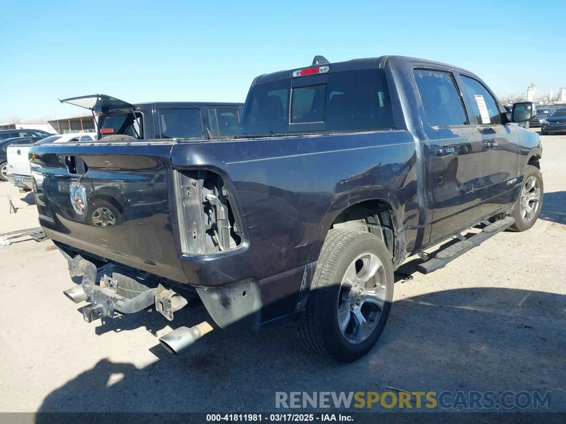 4 Photograph of a damaged car 1C6RREJT4LN232859 RAM 1500 2020