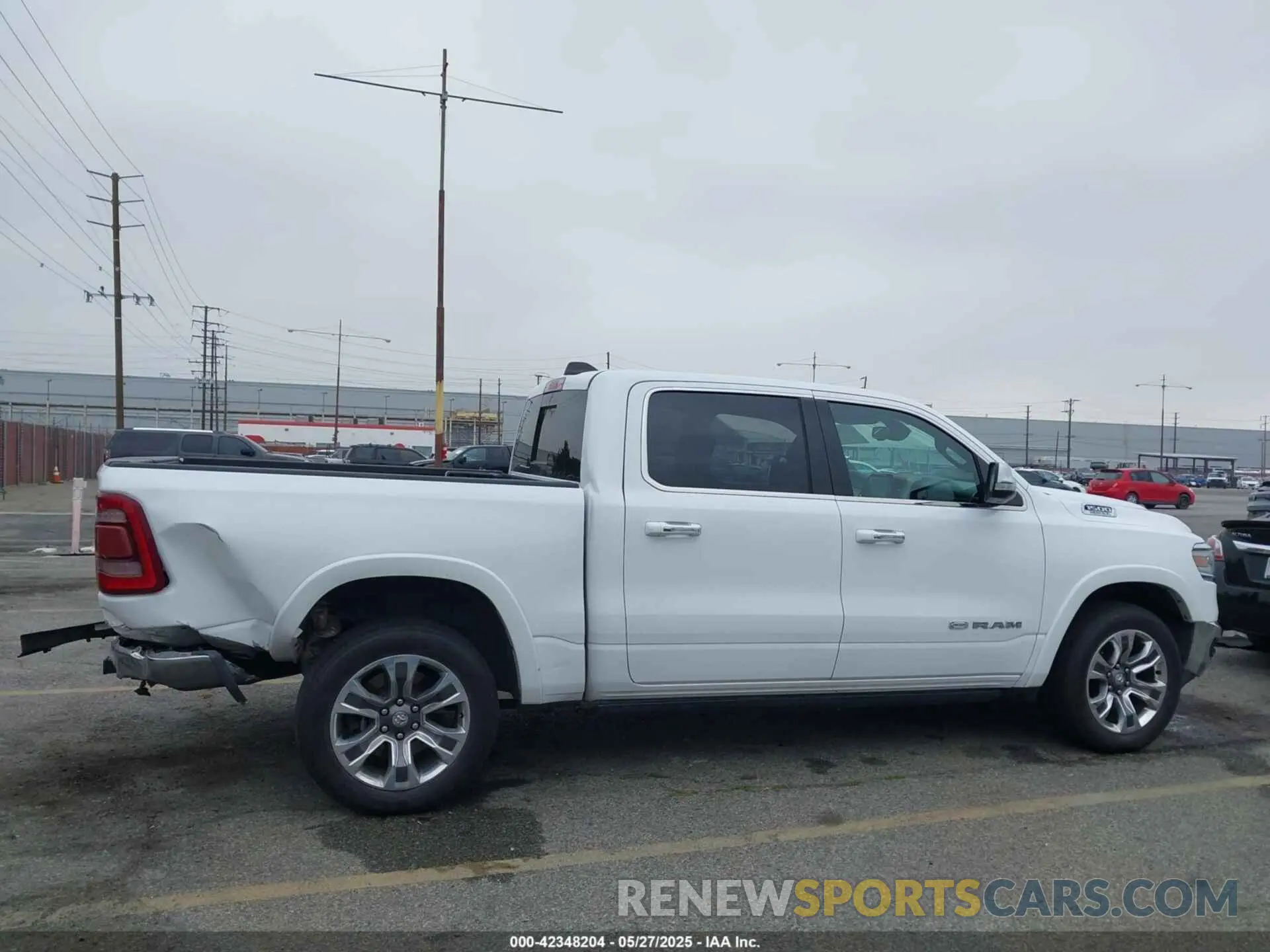 13 Photograph of a damaged car 1C6RREKT5LN191639 RAM 1500 2020