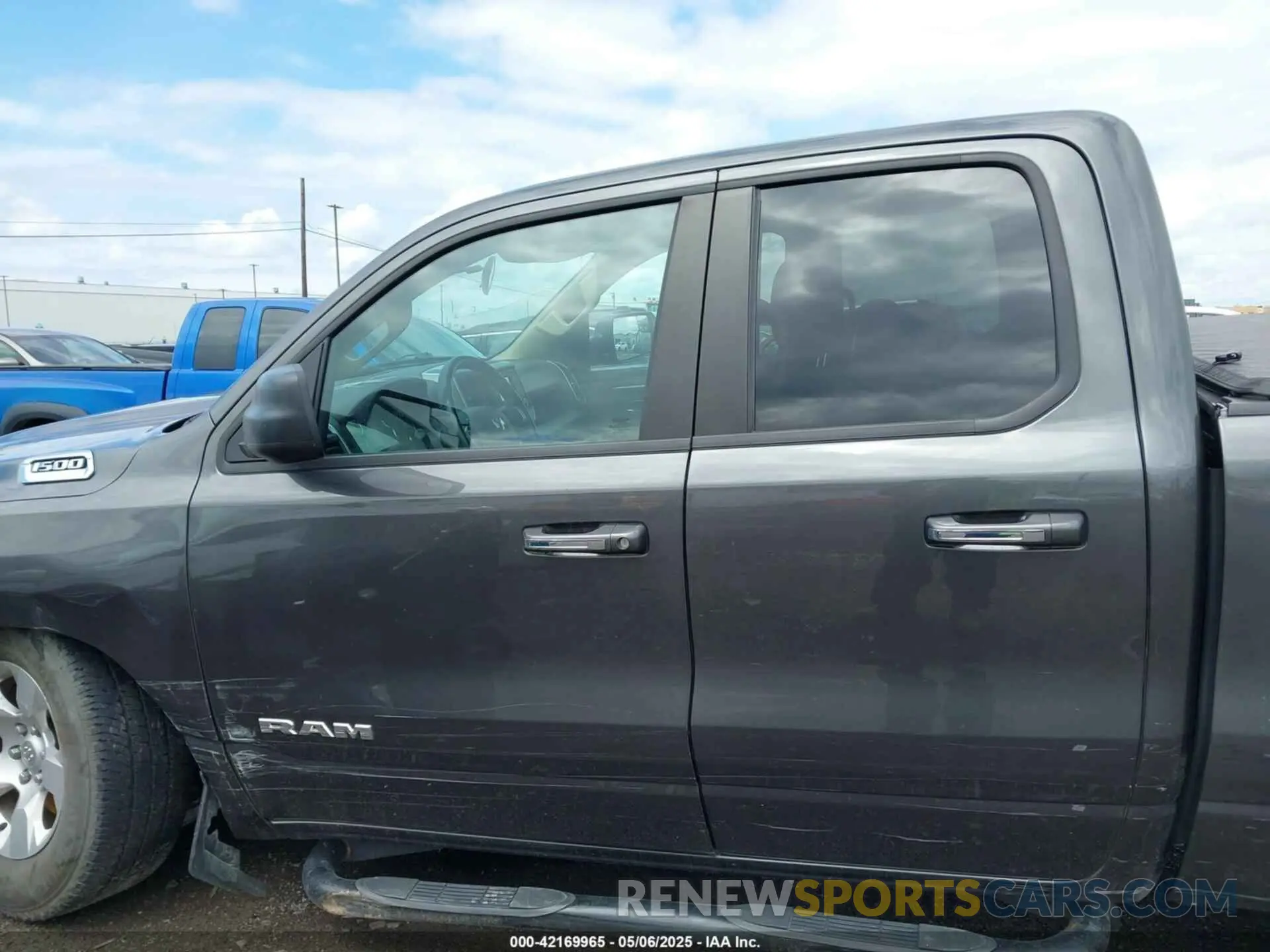 14 Photograph of a damaged car 1C6RRFBG2LN385201 RAM 1500 2020