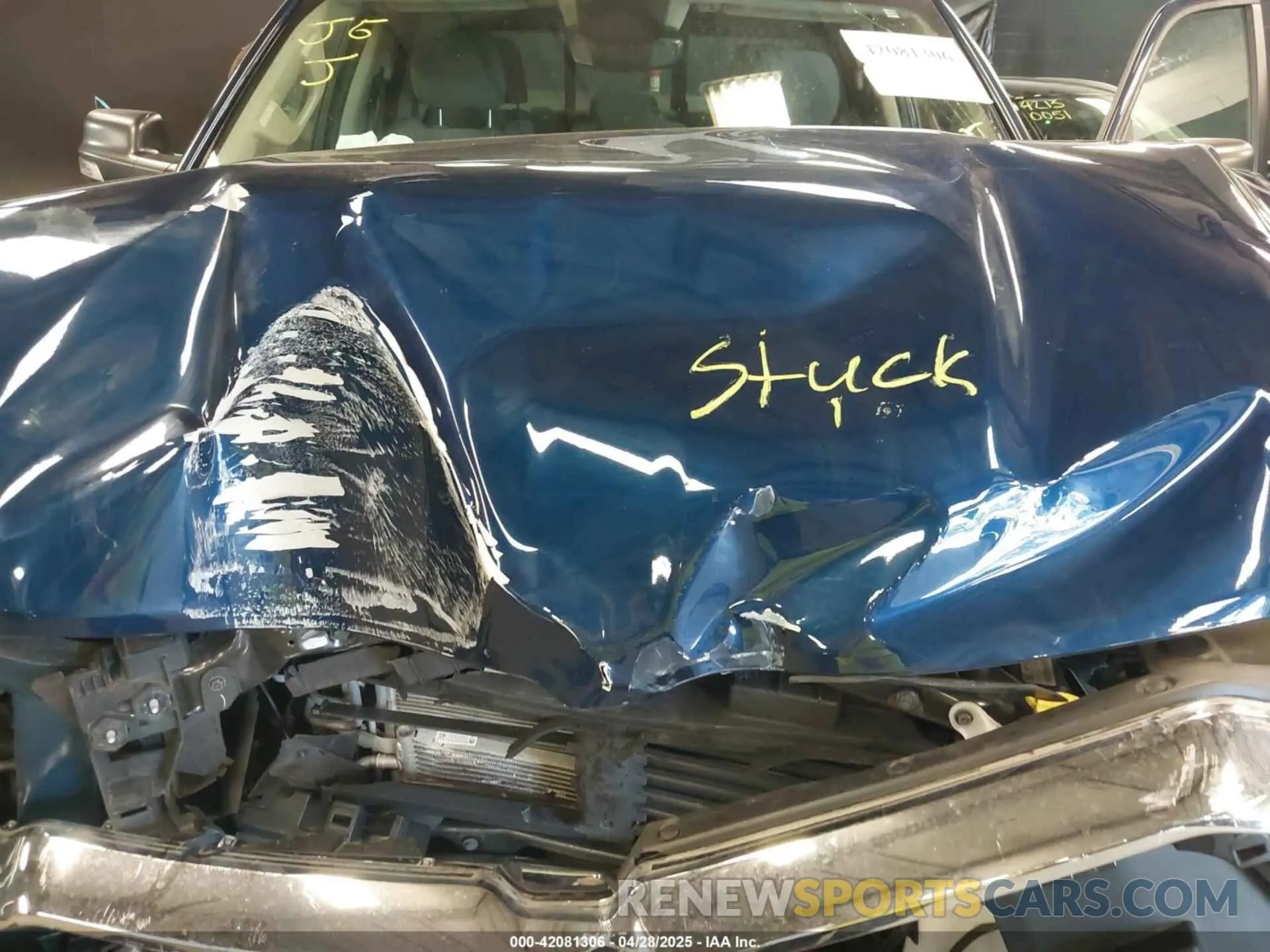 10 Photograph of a damaged car 1C6RRFBG8LN297690 RAM 1500 2020