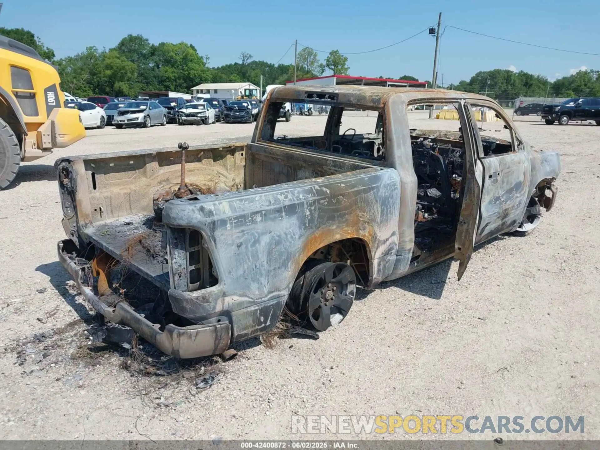 4 Photograph of a damaged car 1C6RRFFG0LN120660 RAM 1500 2020
