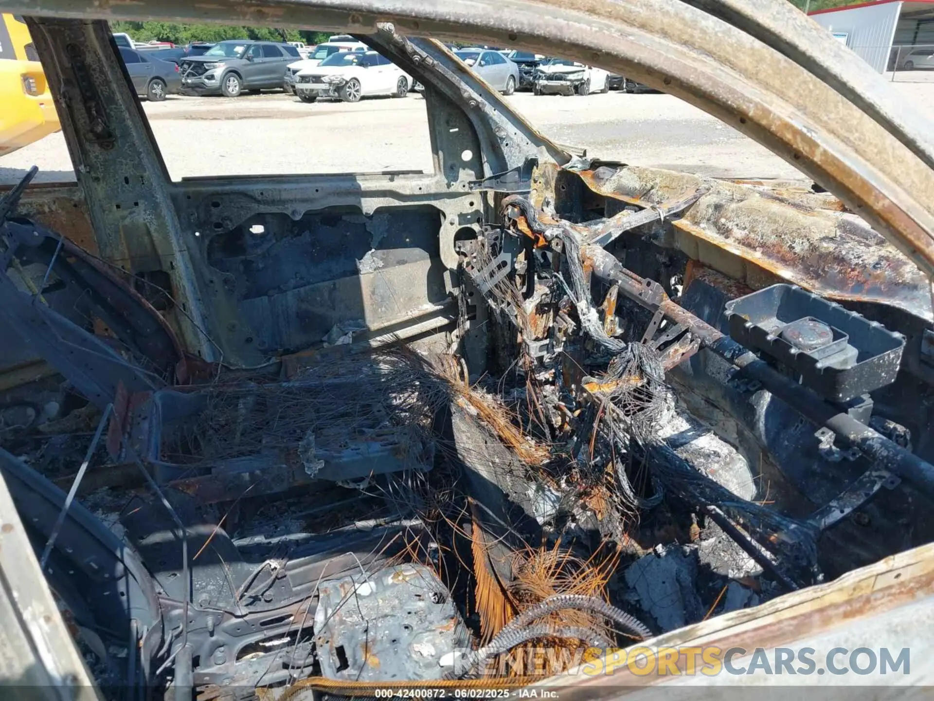 5 Photograph of a damaged car 1C6RRFFG0LN120660 RAM 1500 2020