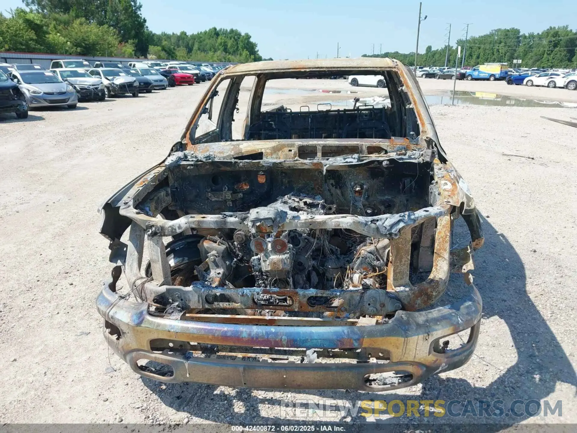 6 Photograph of a damaged car 1C6RRFFG0LN120660 RAM 1500 2020